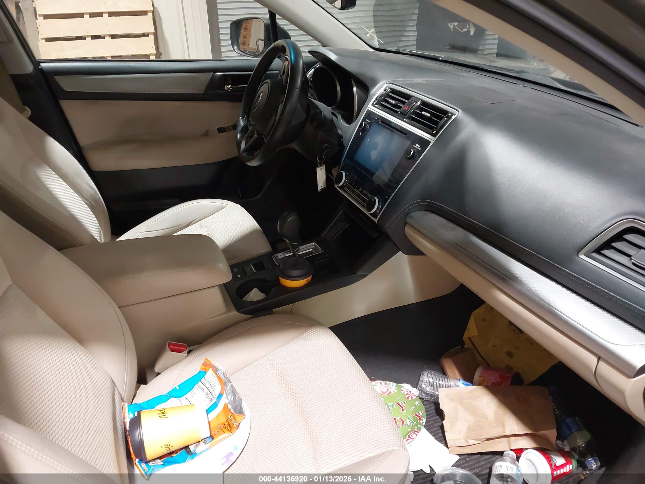 SUBARU OUTBACK image 5