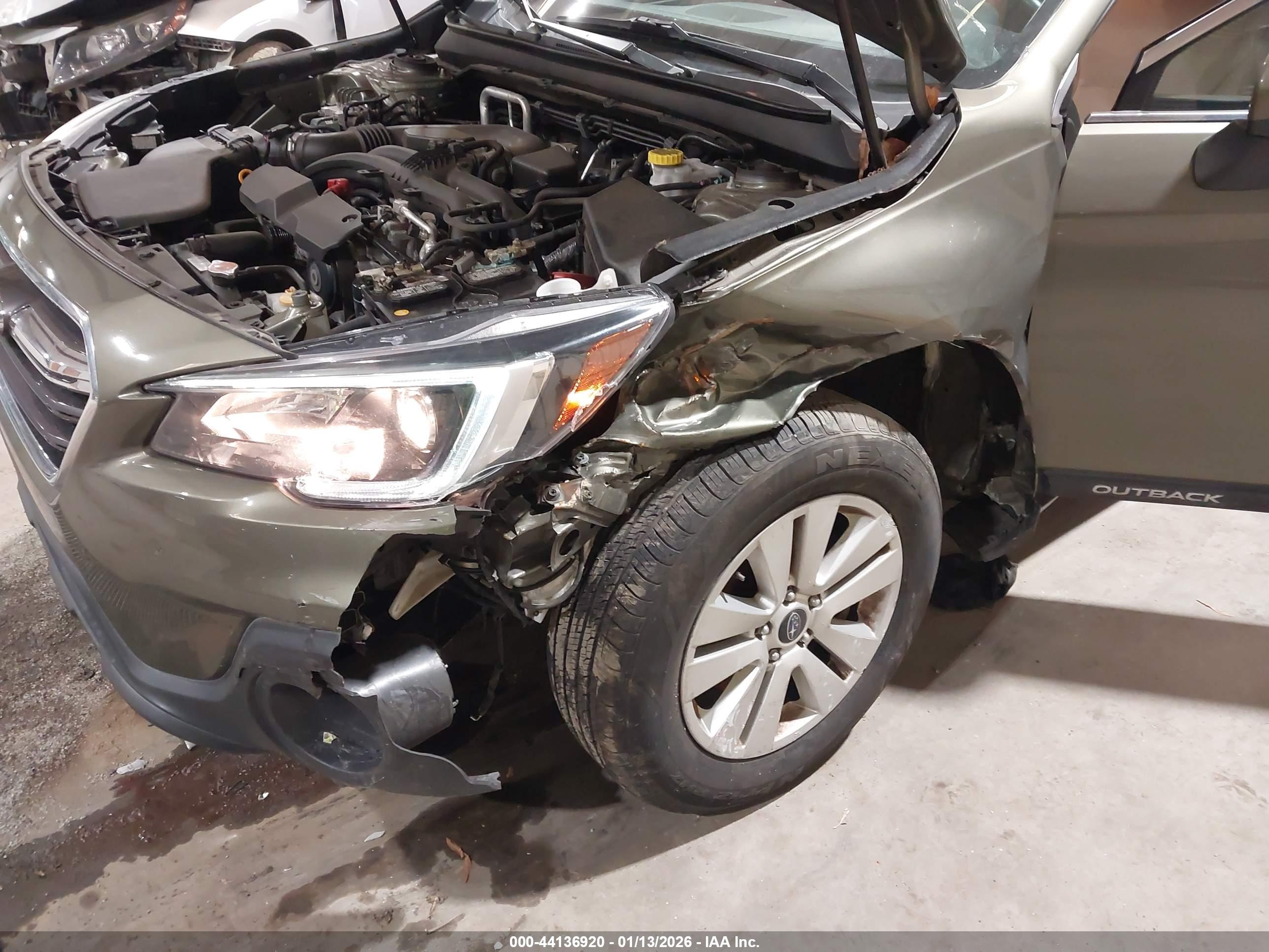 SUBARU OUTBACK image 6