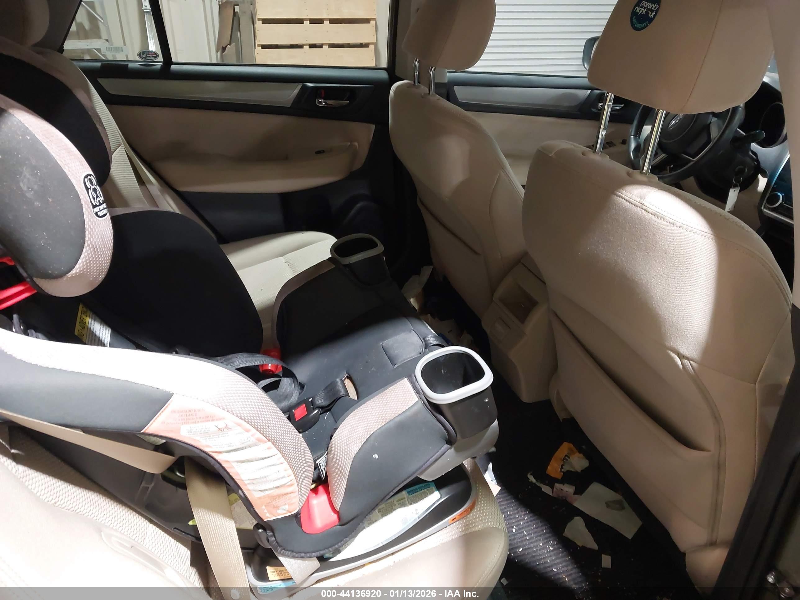 SUBARU OUTBACK image 8