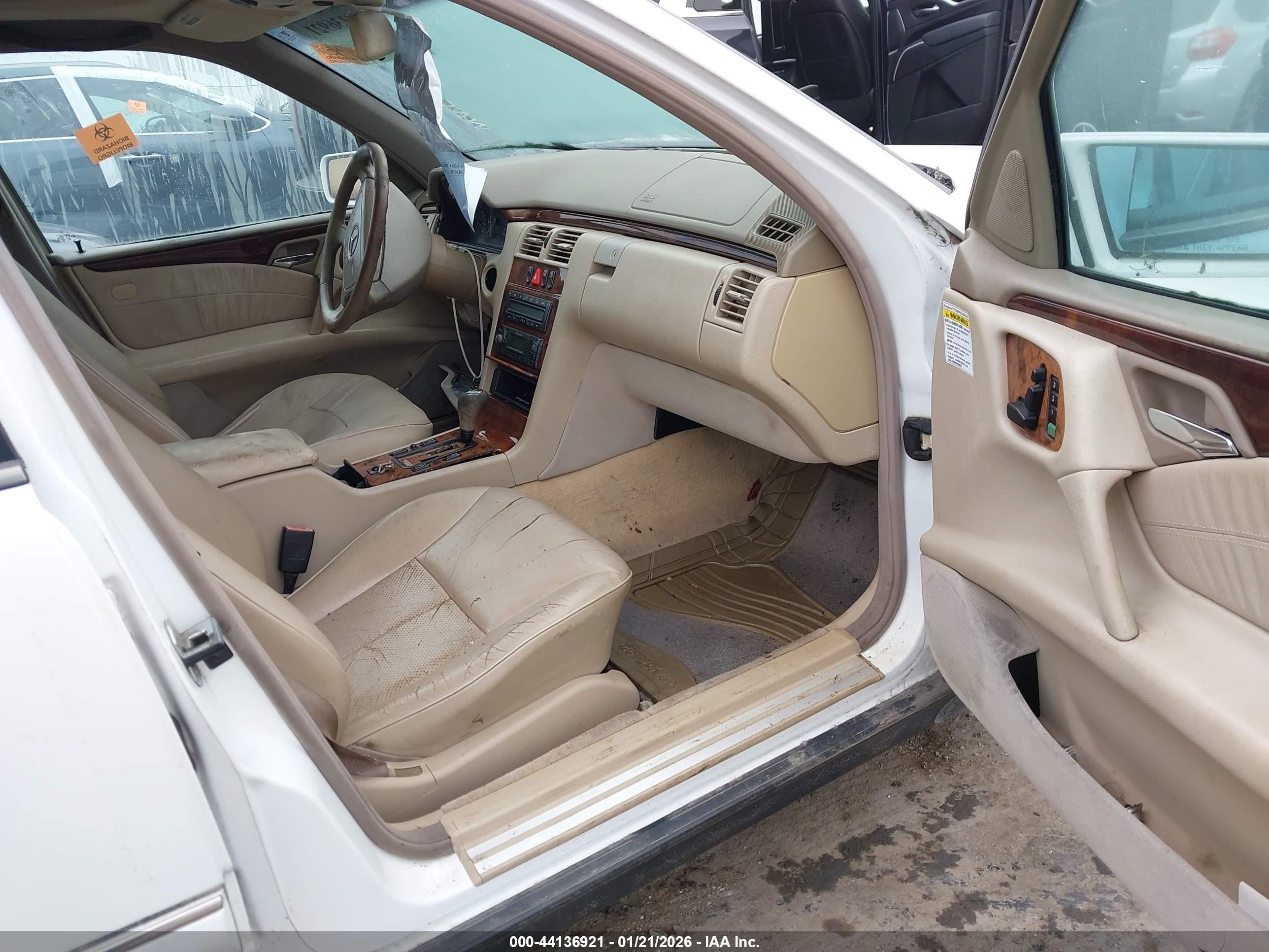 MERCEDES-BENZ E image 5