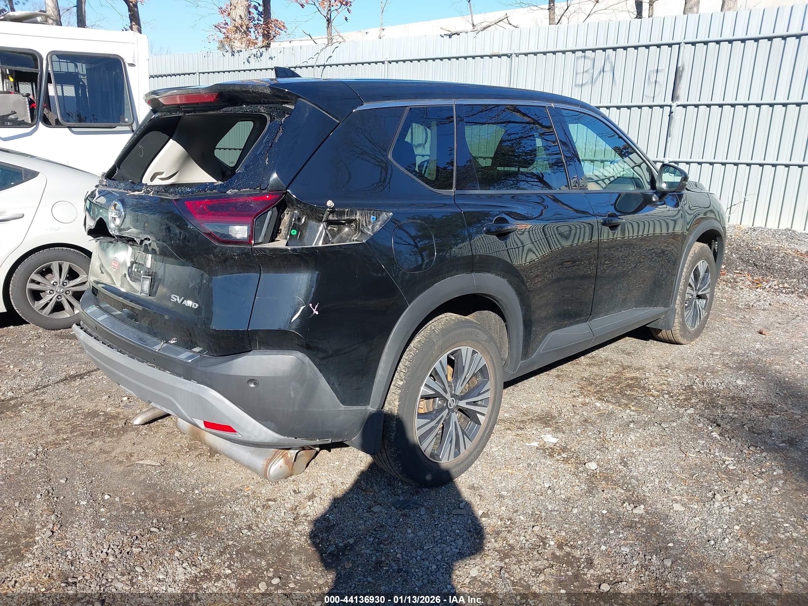 NISSAN ROGUE image 4