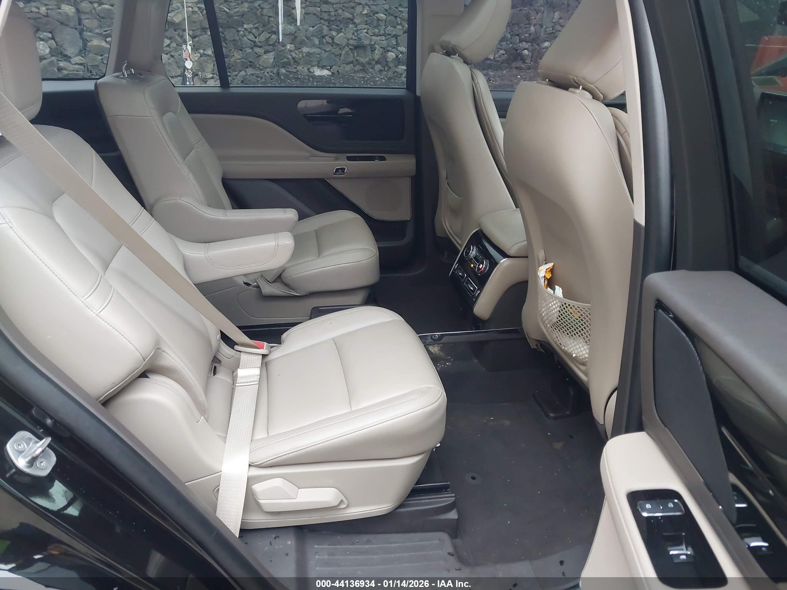LINCOLN AVIATOR image 8