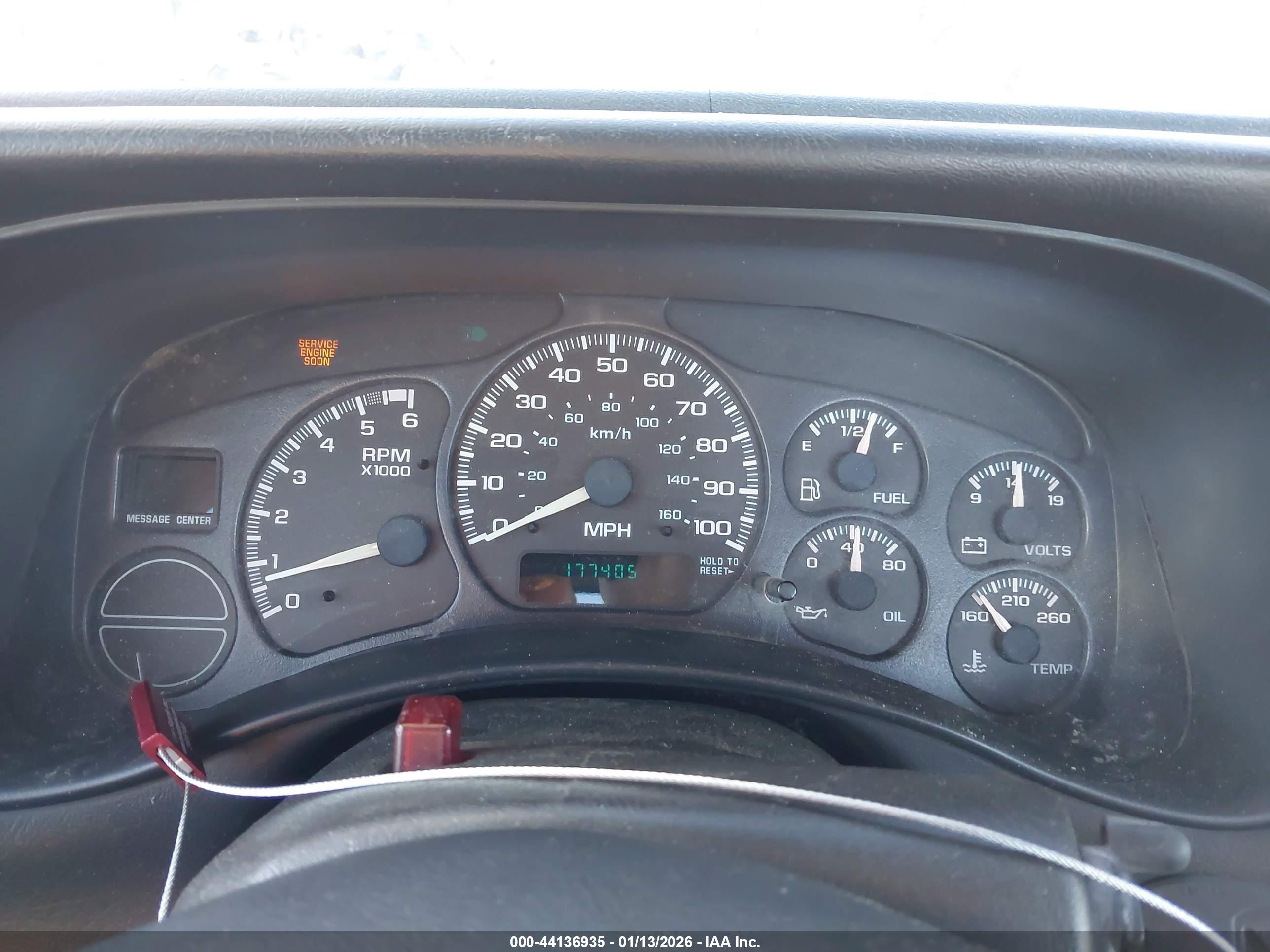 CHEVROLET SILVERADO image 7