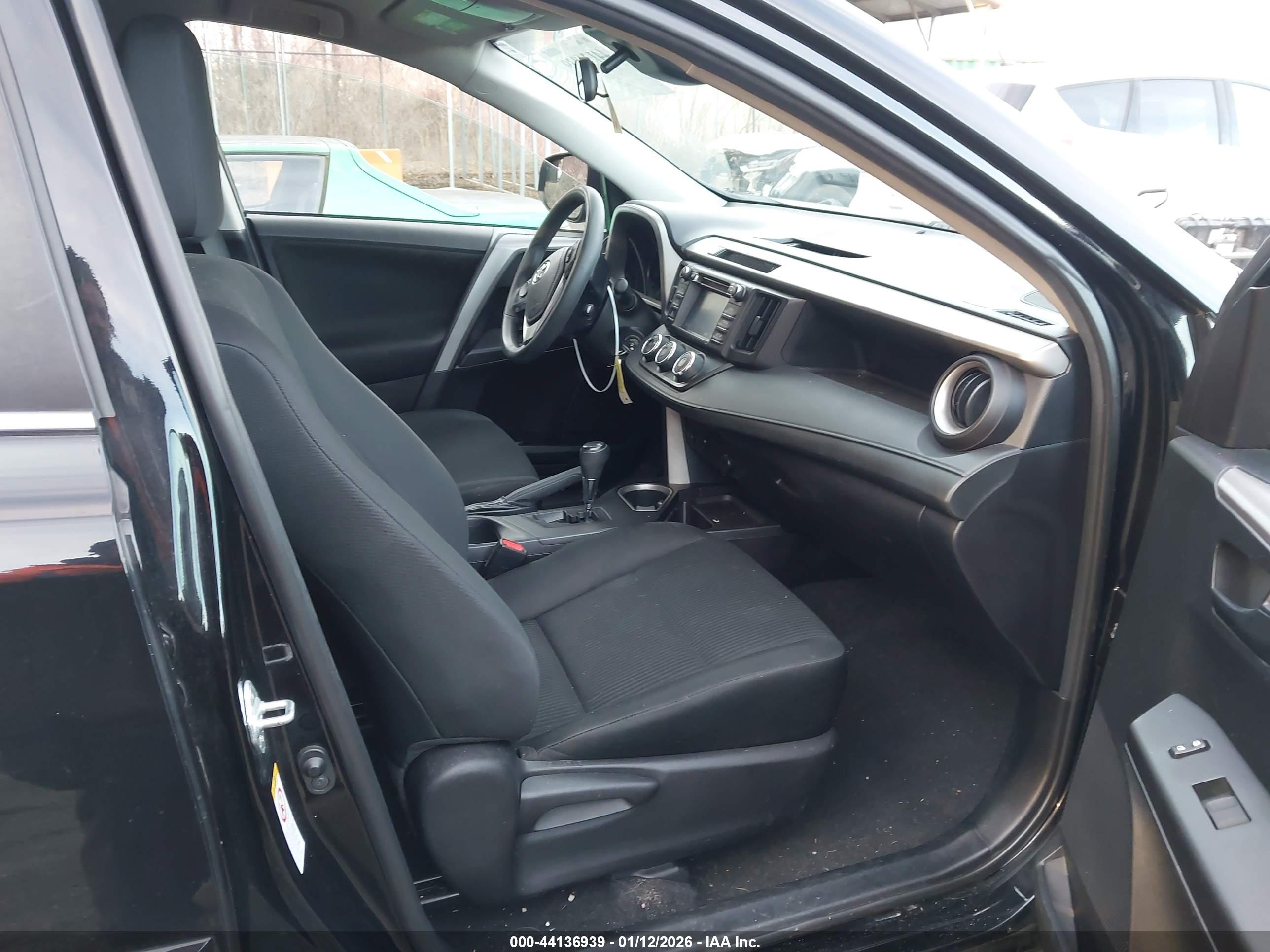 TOYOTA RAV4 image 5