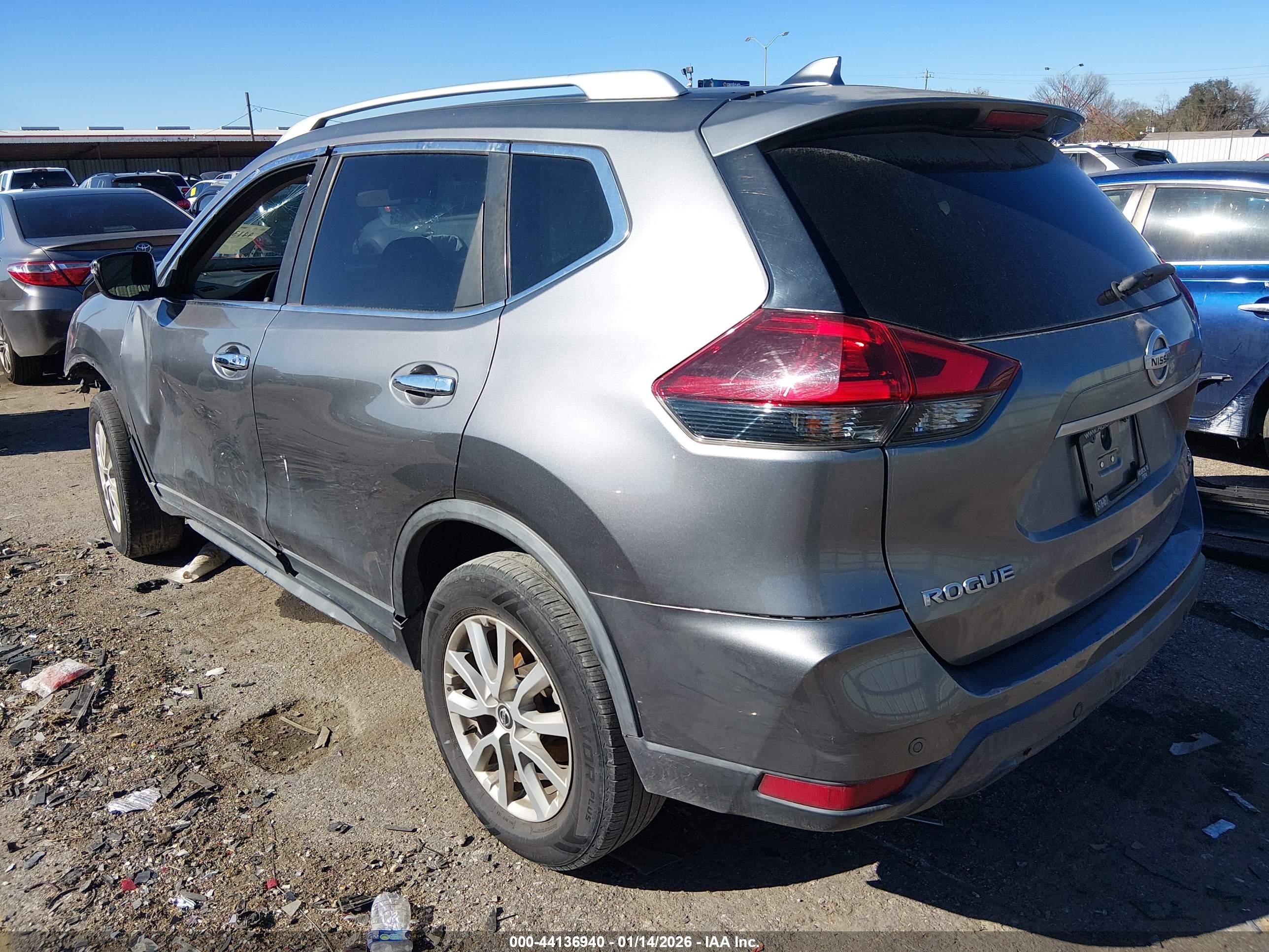 NISSAN ROGUE image 3