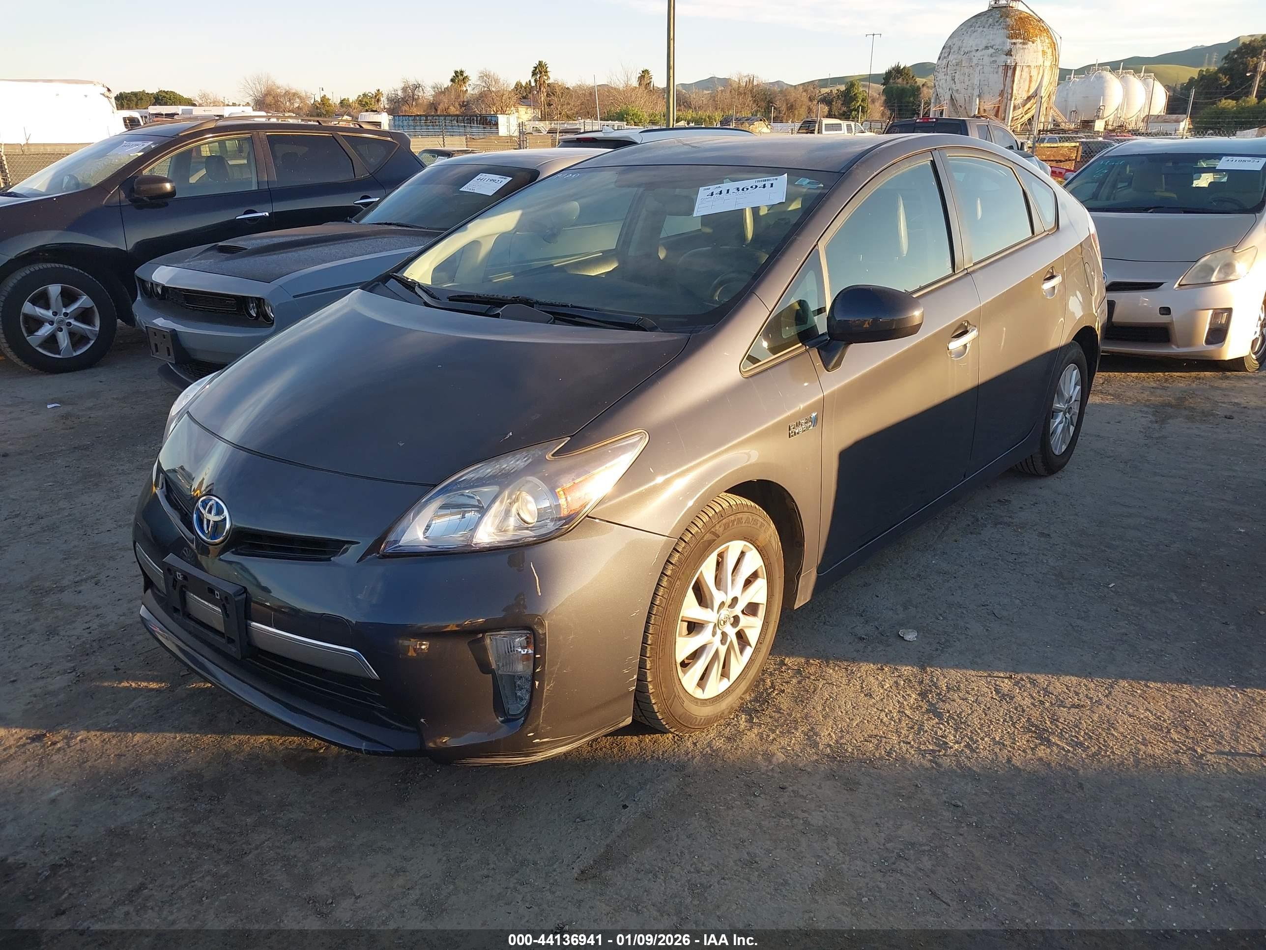 TOYOTA PRIUS image 2