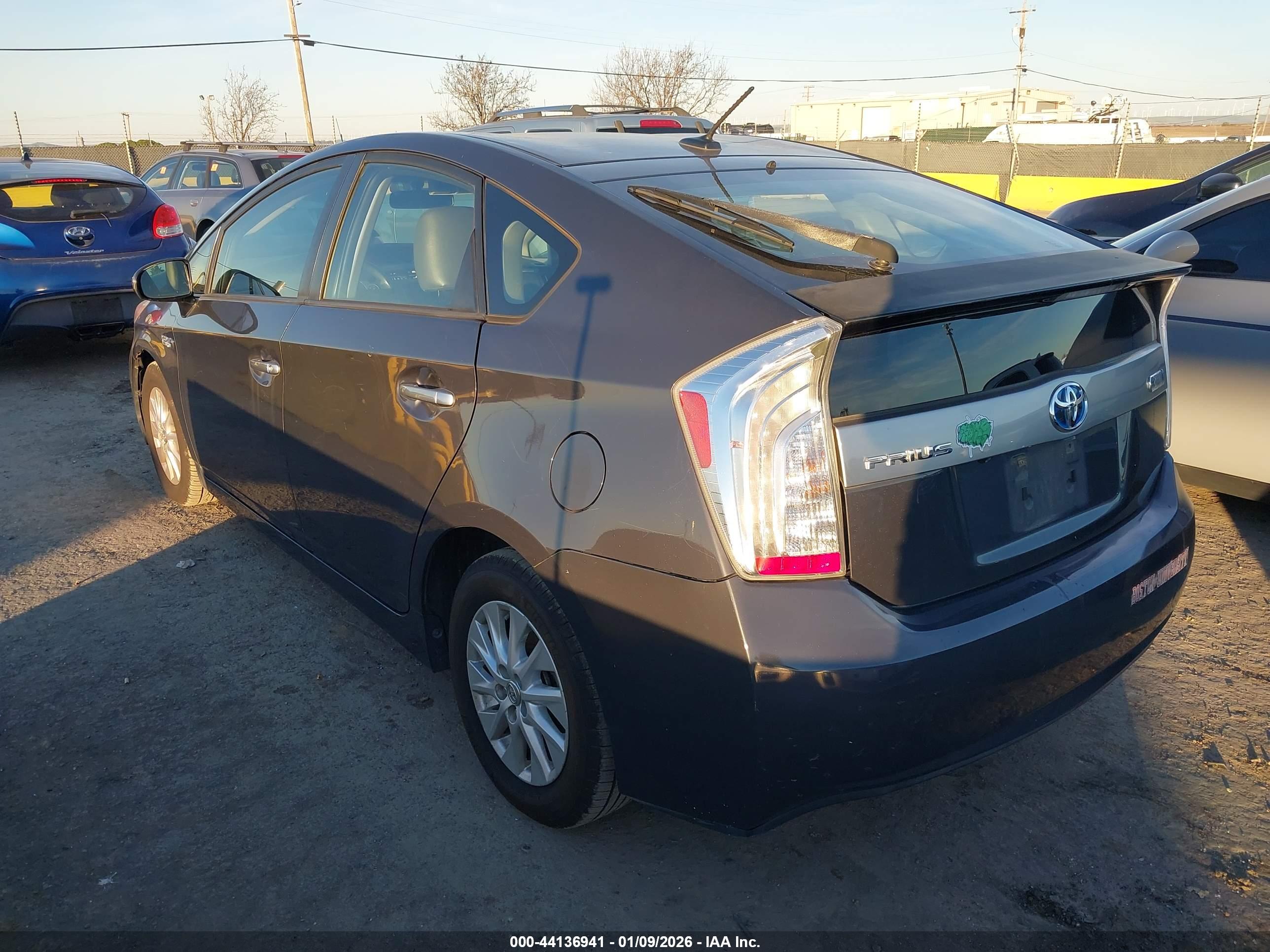 TOYOTA PRIUS image 3