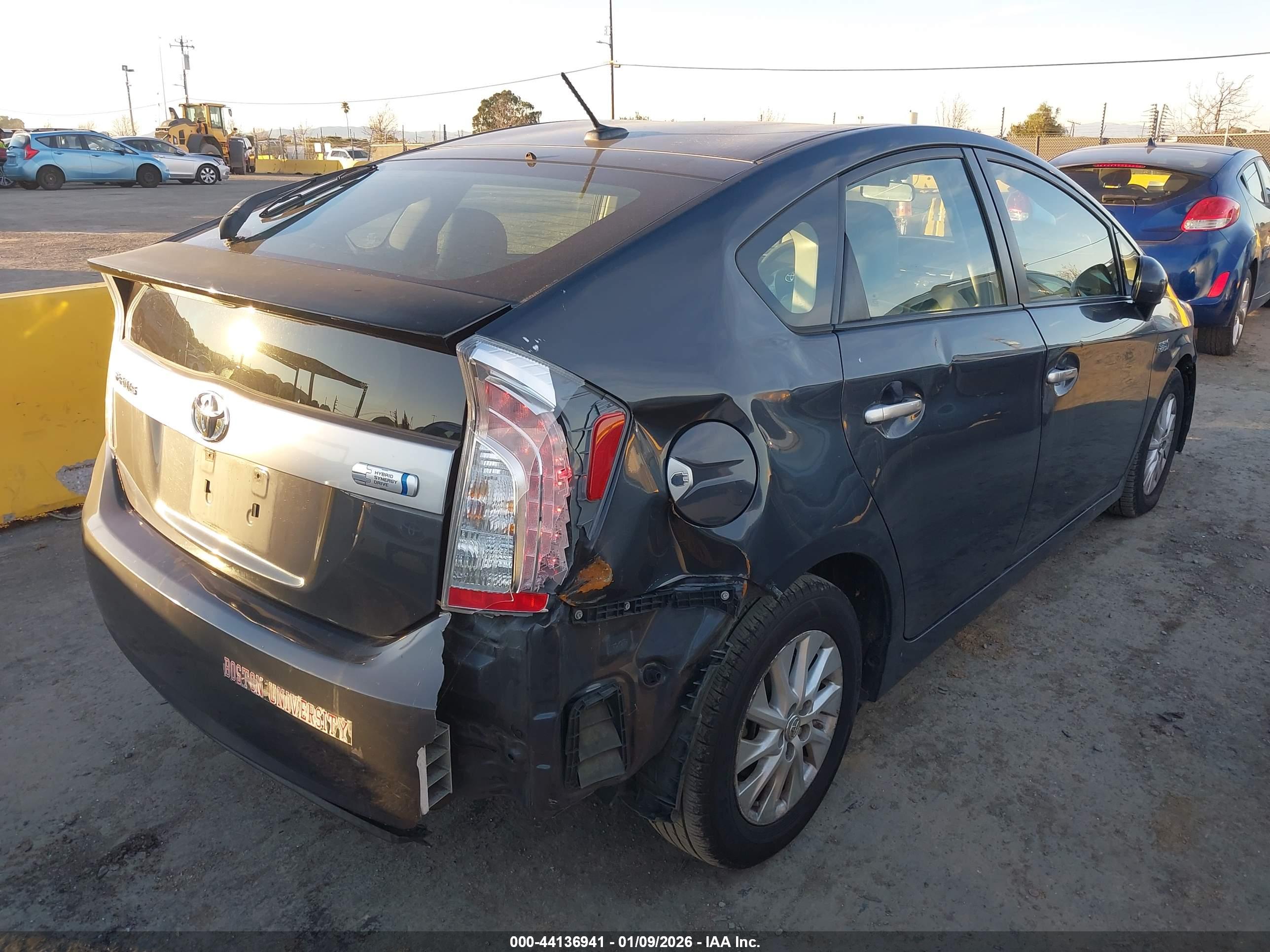 TOYOTA PRIUS image 4