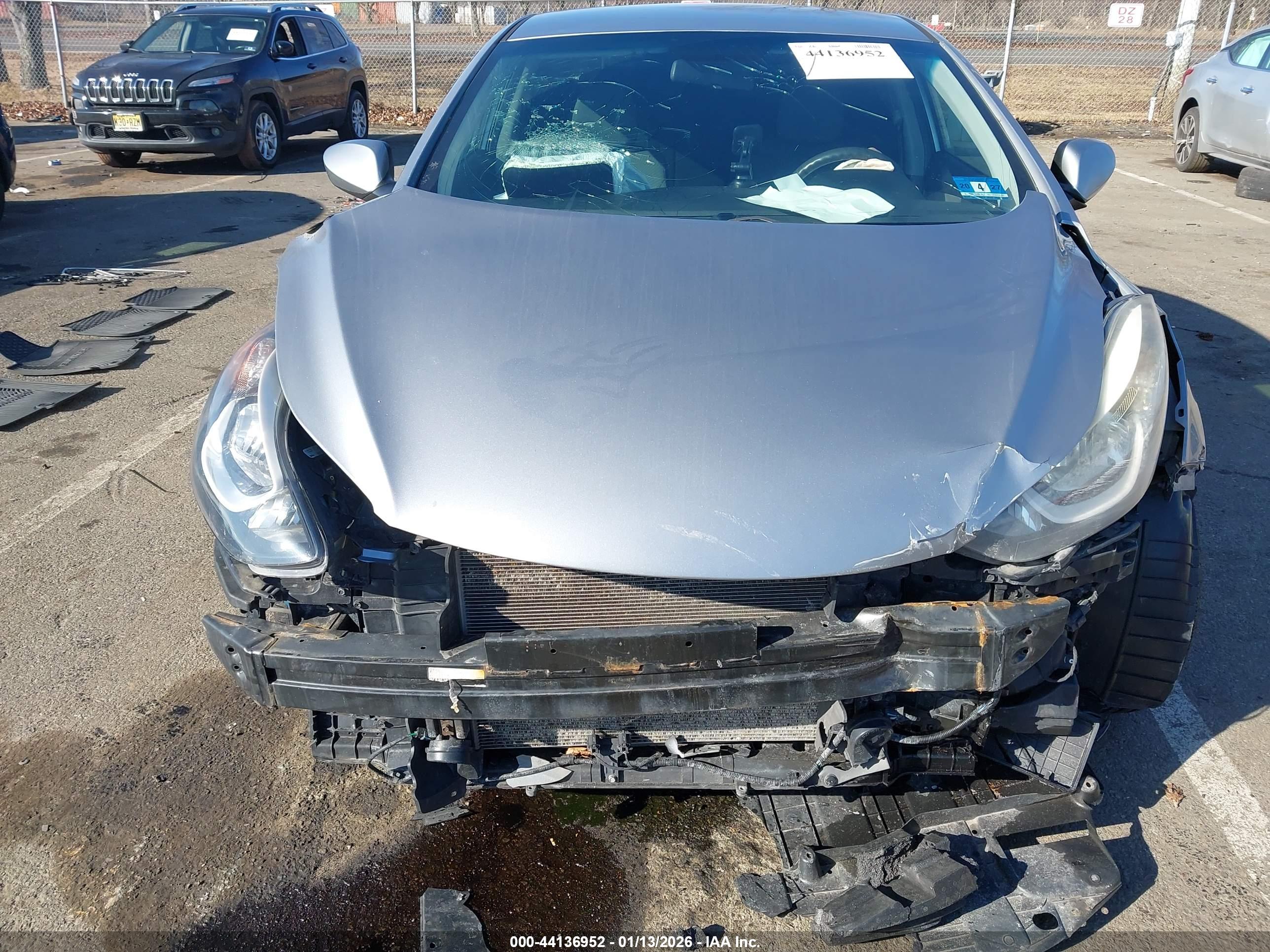 HYUNDAI ELANTRA image 6