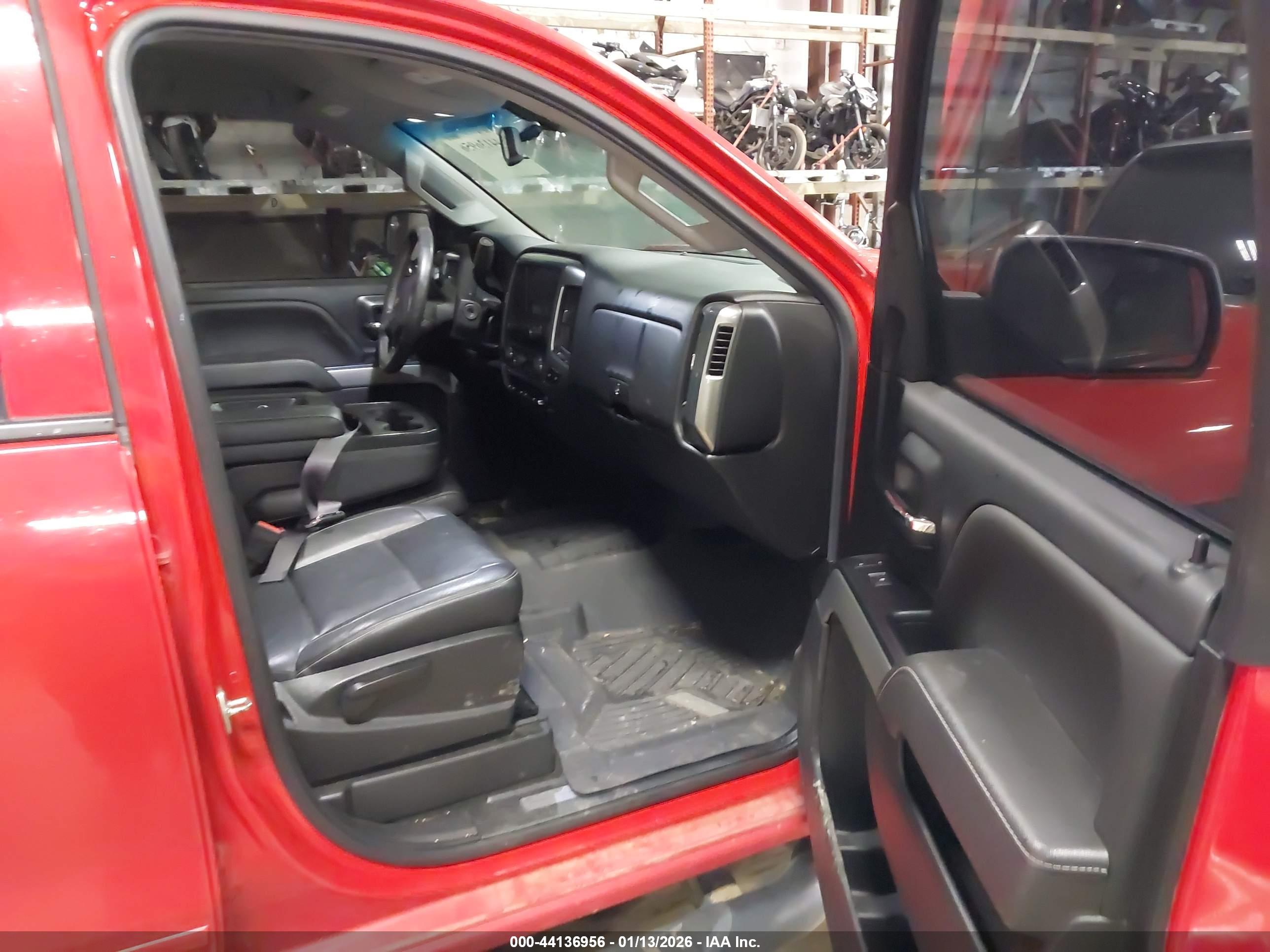 CHEVROLET SILVERADO image 5