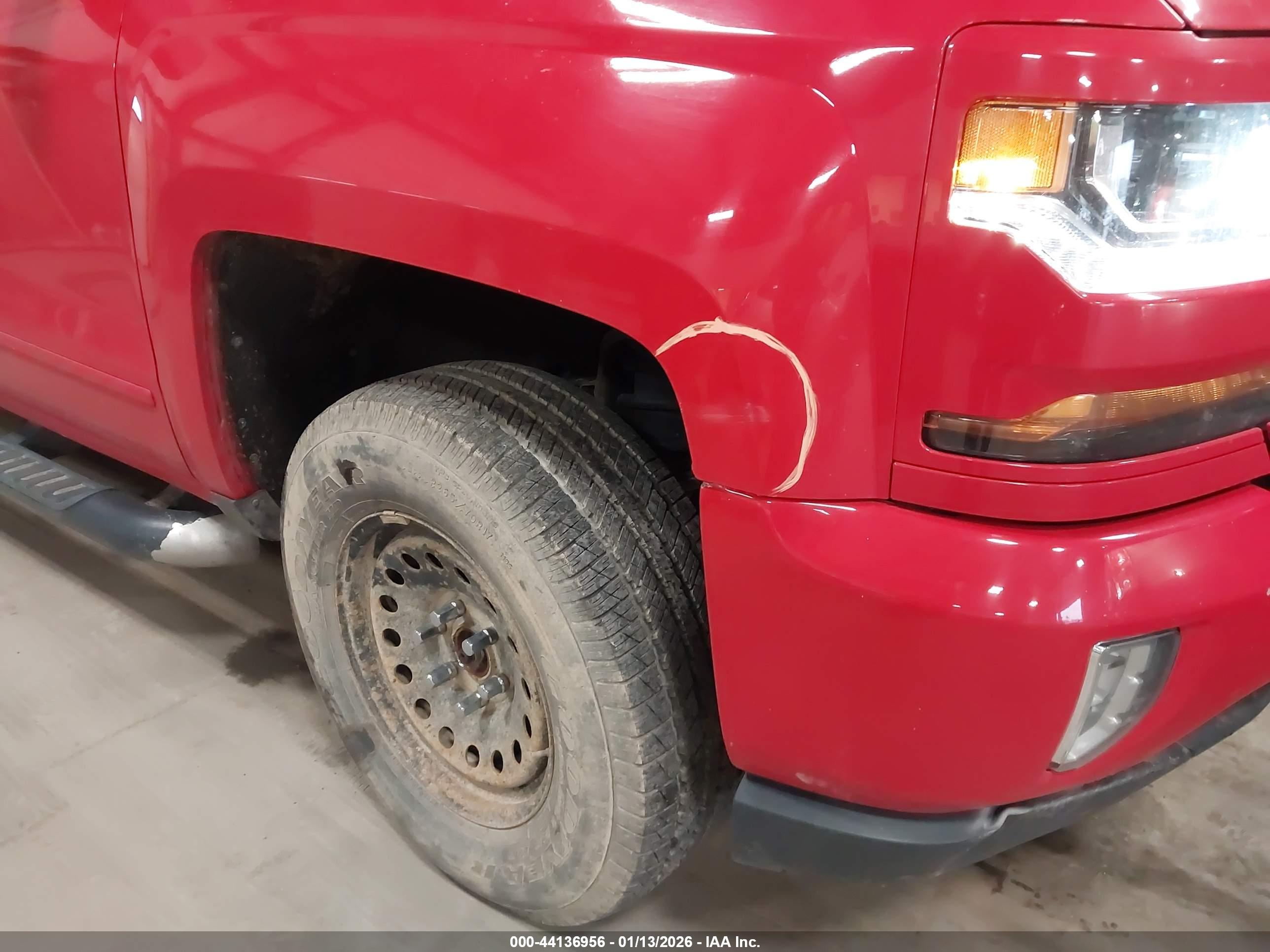 CHEVROLET SILVERADO image 6