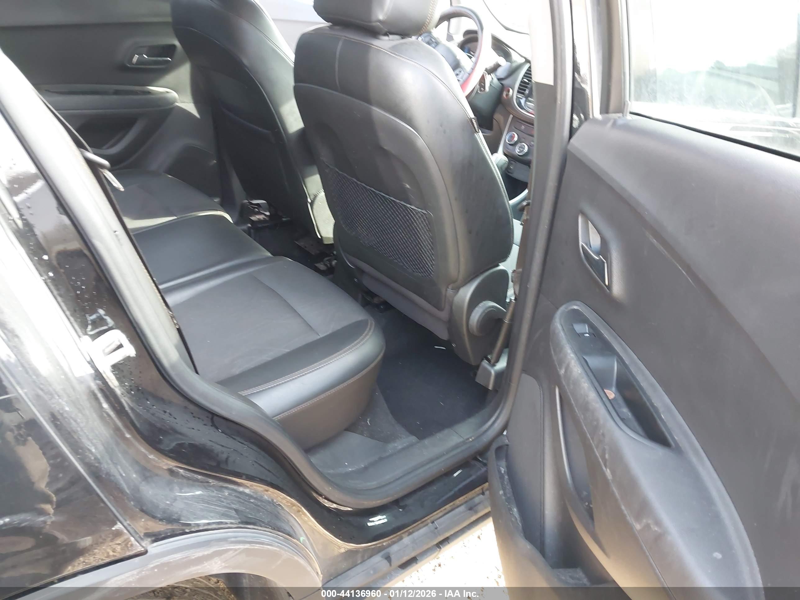 CHEVROLET TRAX image 8
