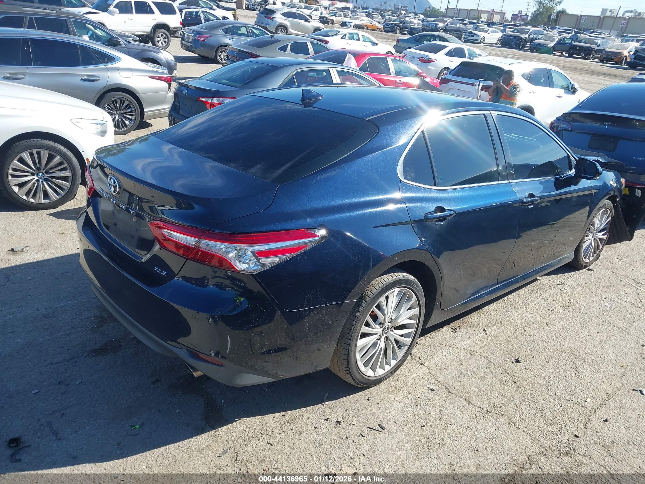 TOYOTA CAMRY image 4
