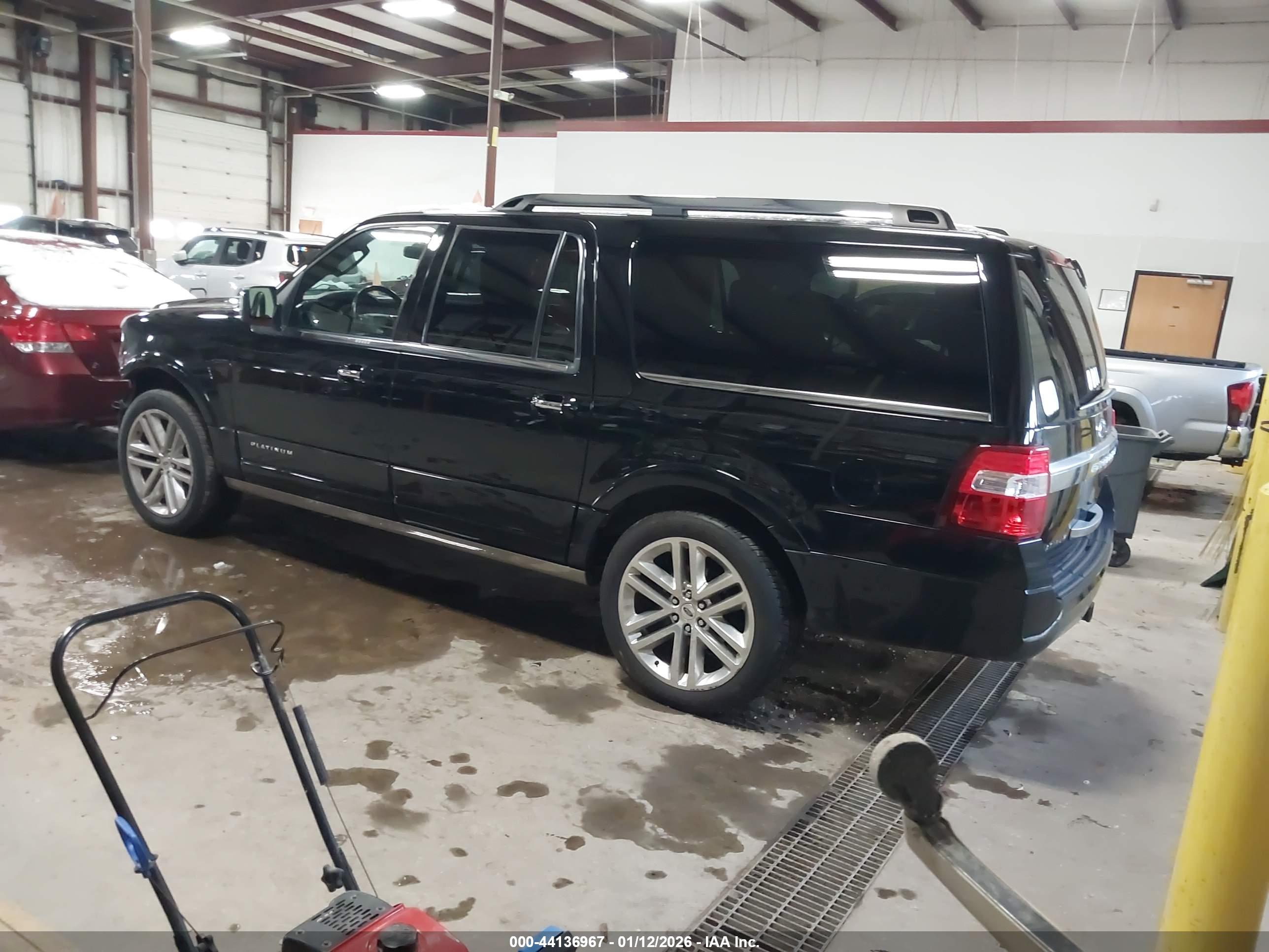 FORD EXPEDITION image 3