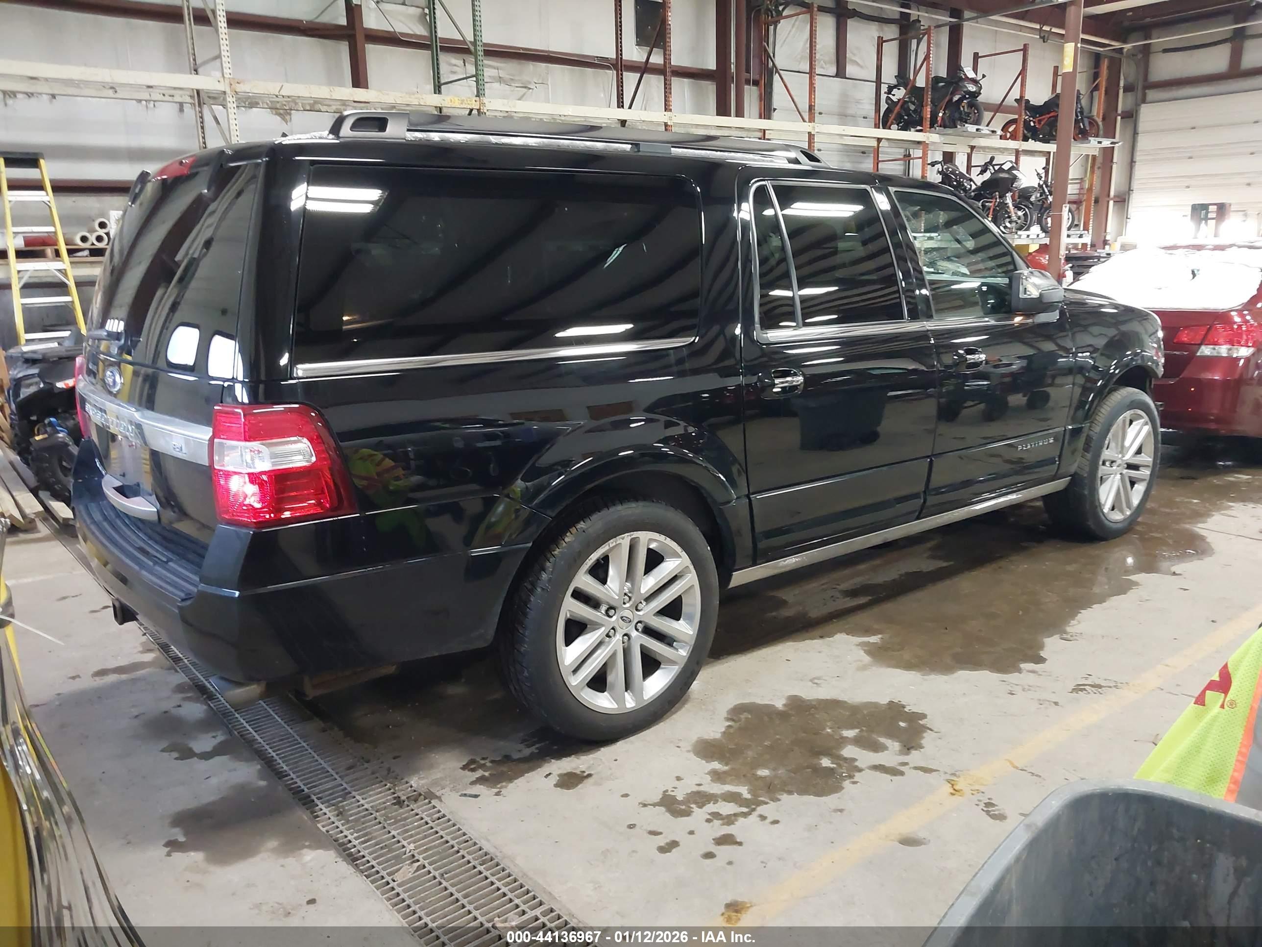 FORD EXPEDITION image 4