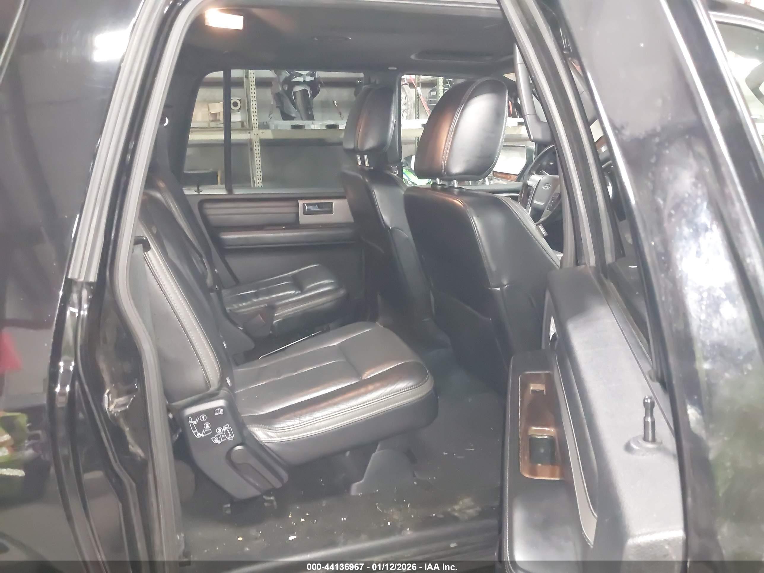 FORD EXPEDITION image 8