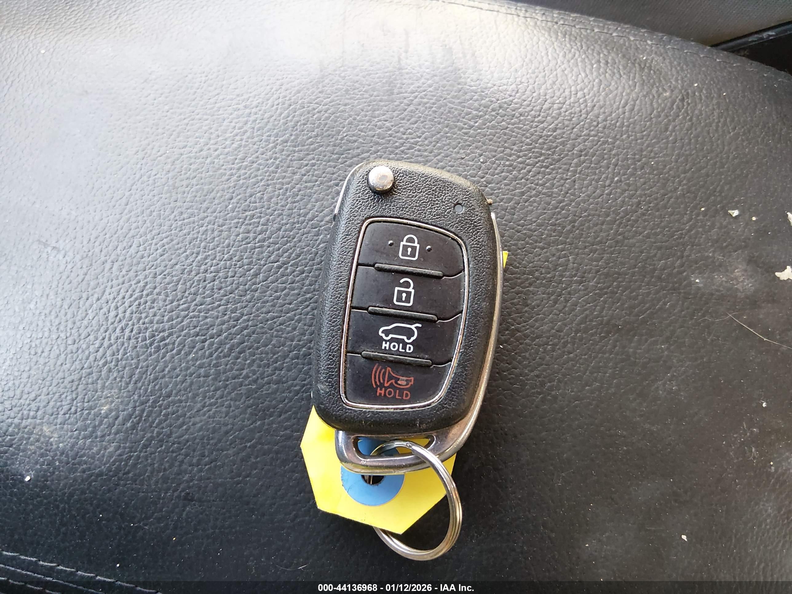 HYUNDAI SANTA image 11