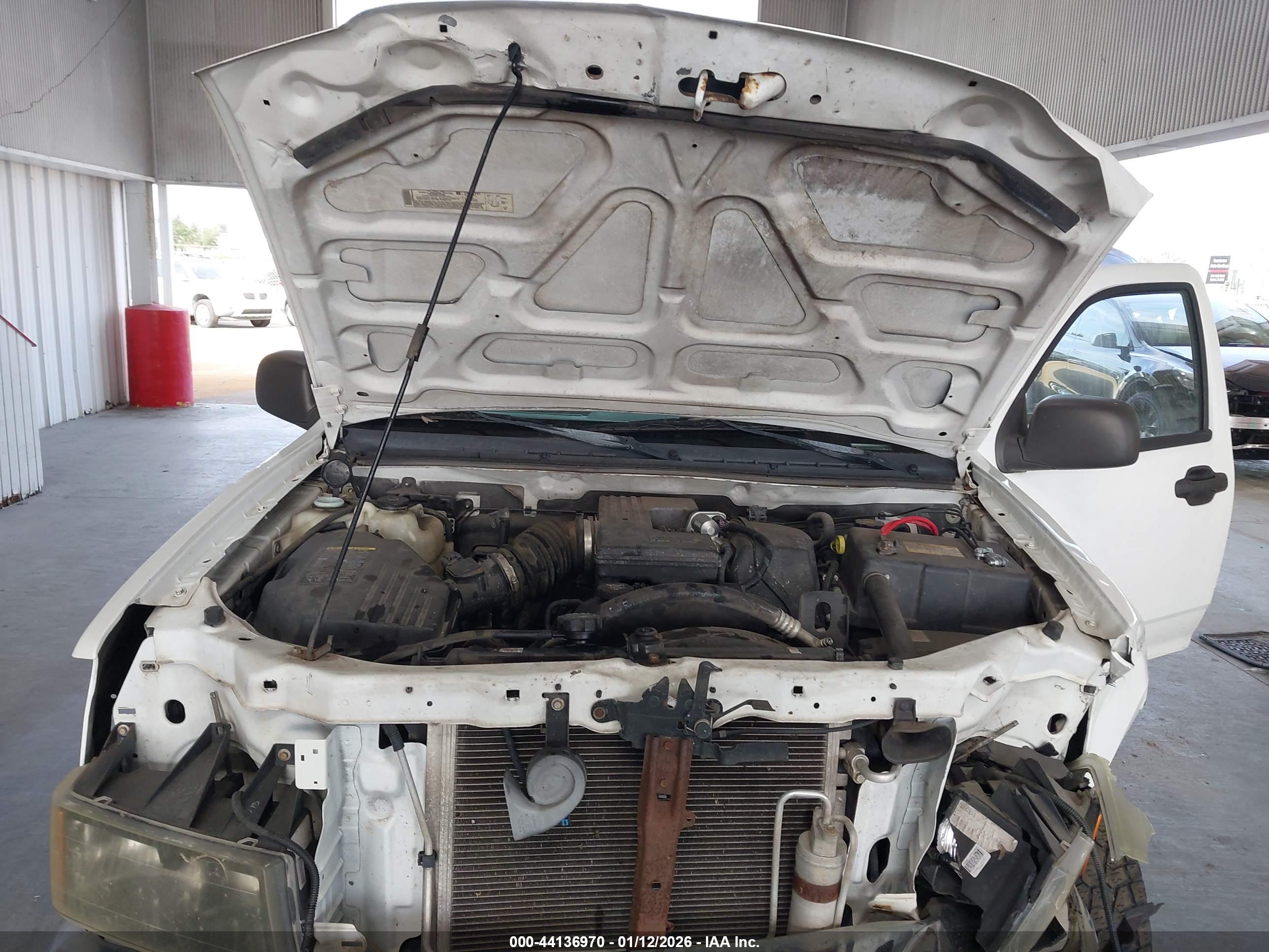 CHEVROLET COLORADO image 10