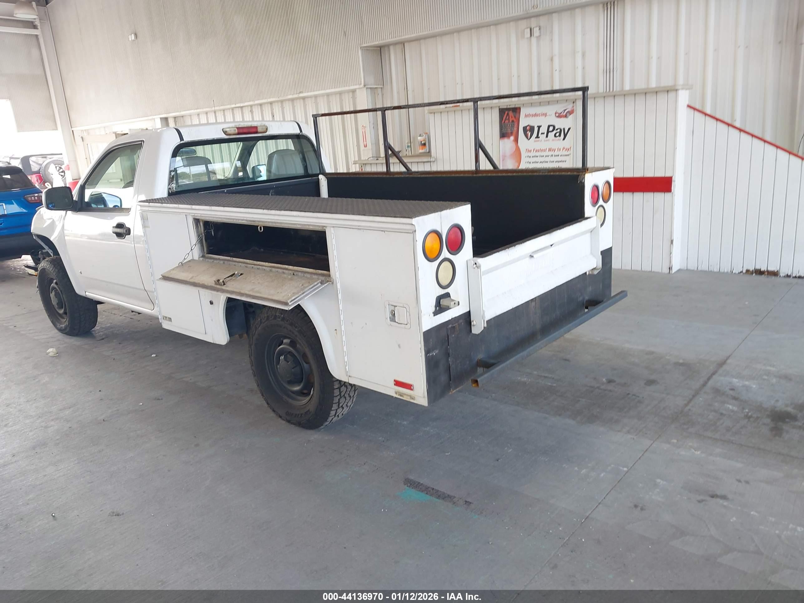 CHEVROLET COLORADO image 3