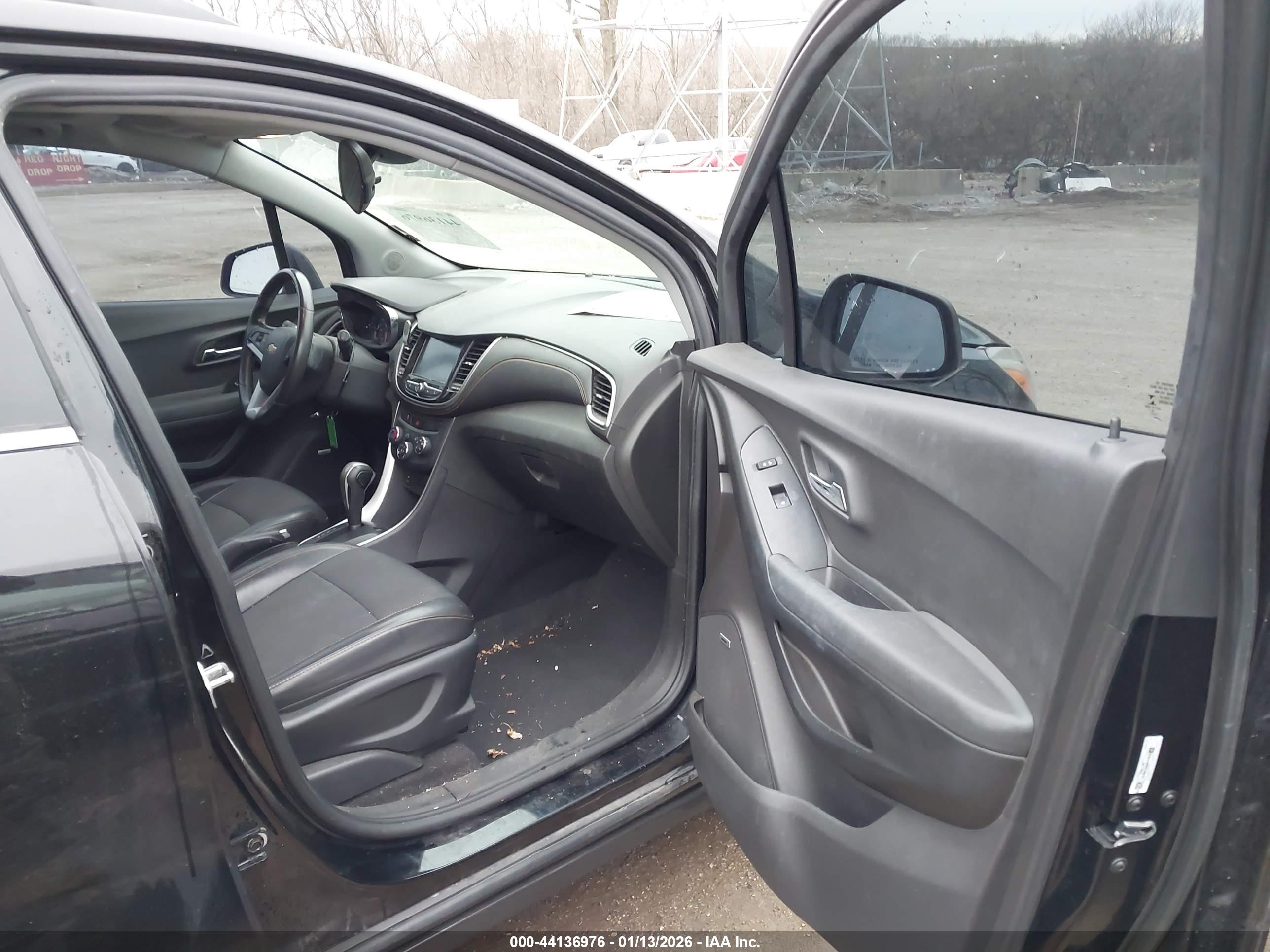 CHEVROLET TRAX image 5