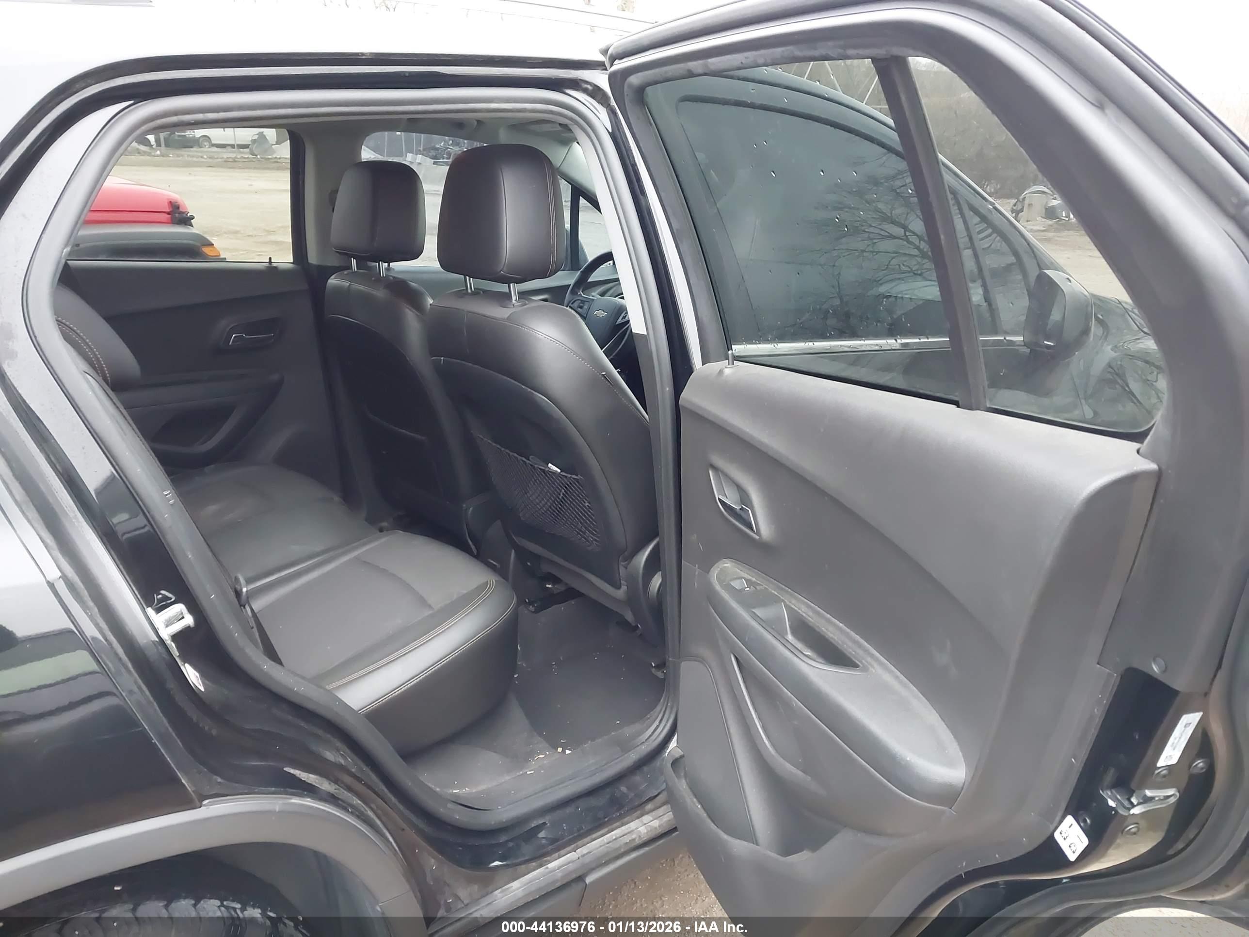 CHEVROLET TRAX image 8