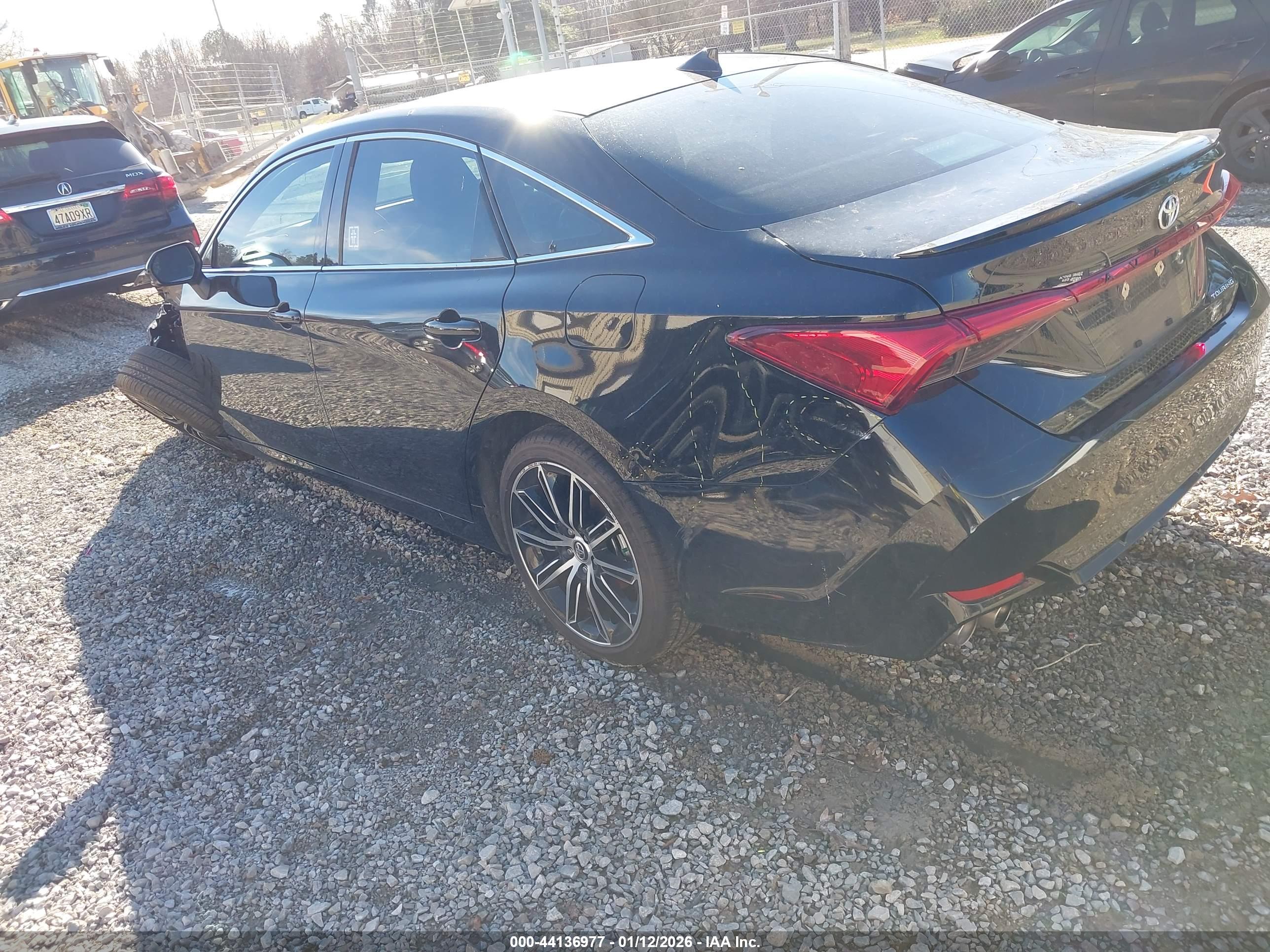 TOYOTA AVALON image 3
