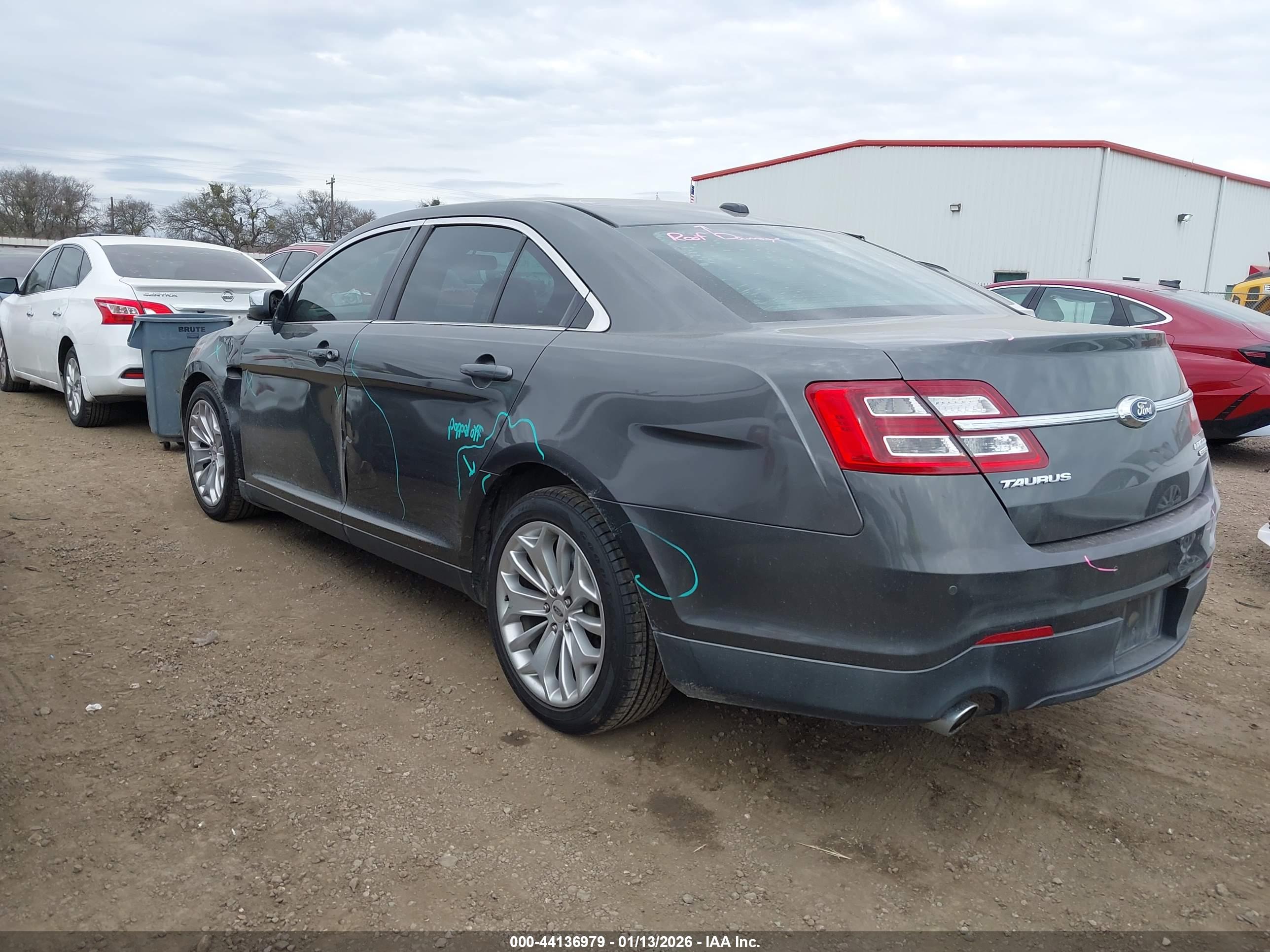 FORD TAURUS image 3