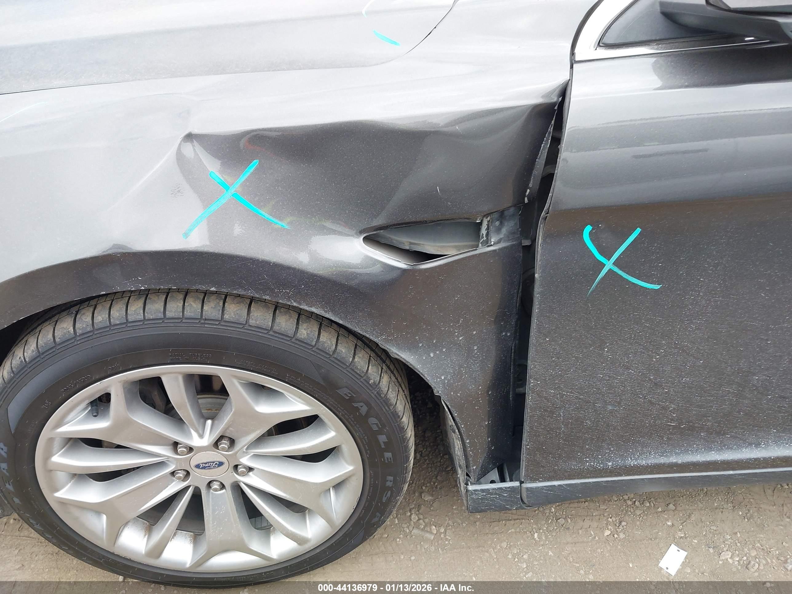 FORD TAURUS image 6