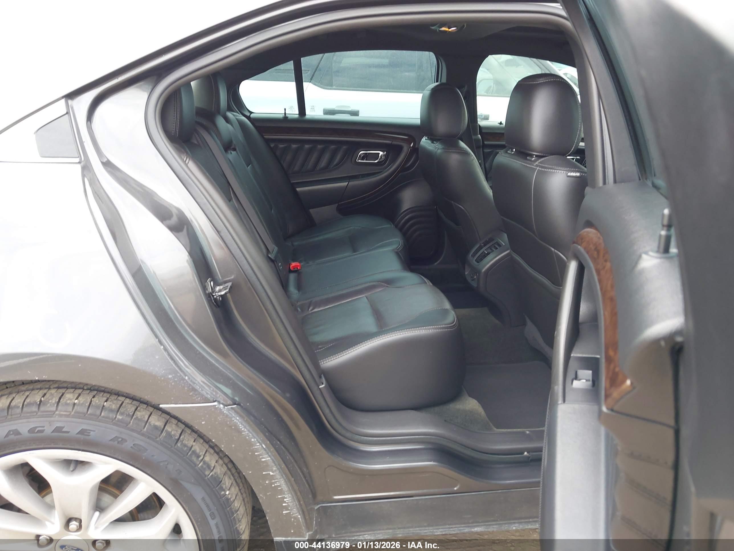 FORD TAURUS image 8