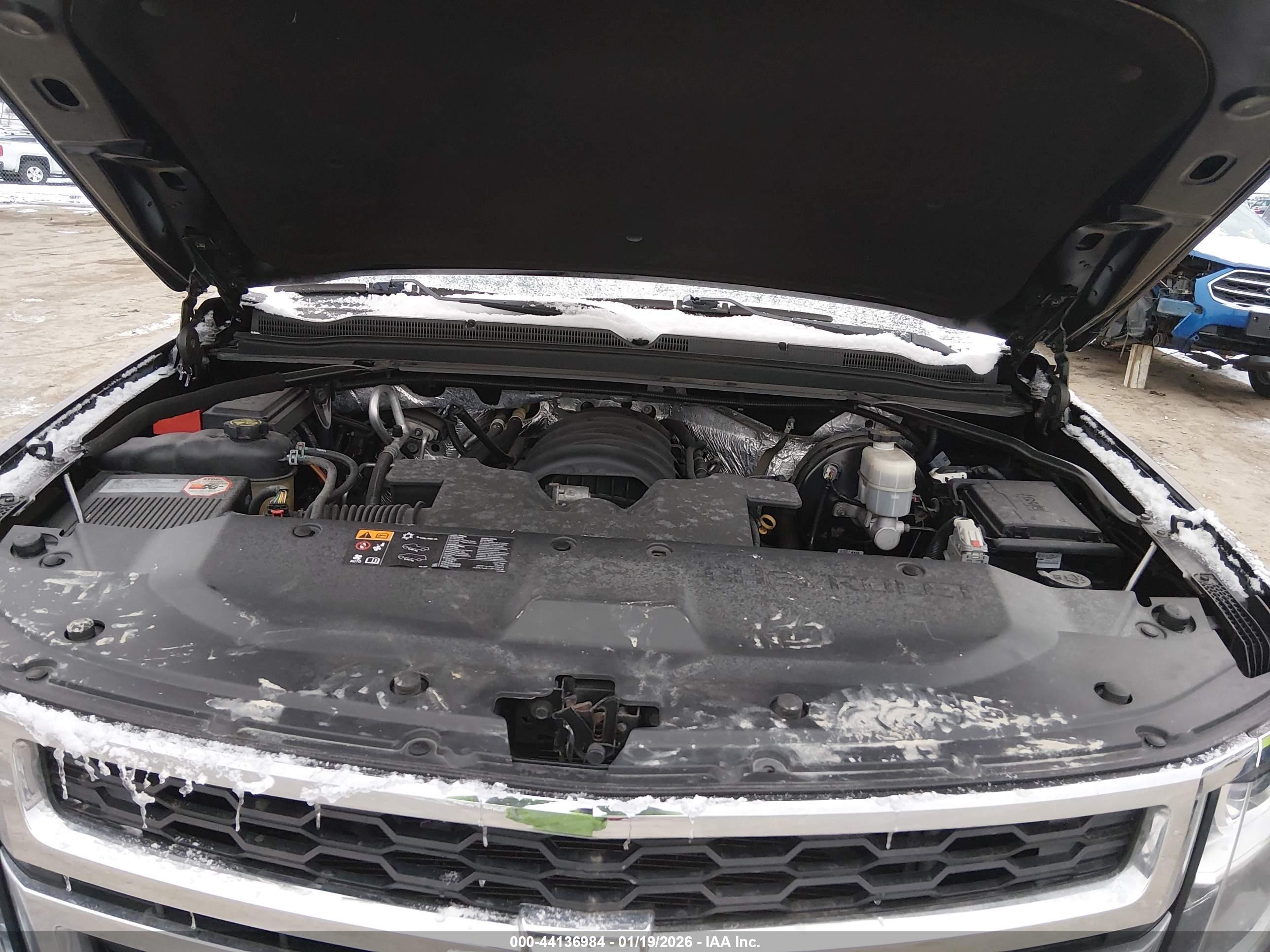 CHEVROLET SUBURBAN image 10