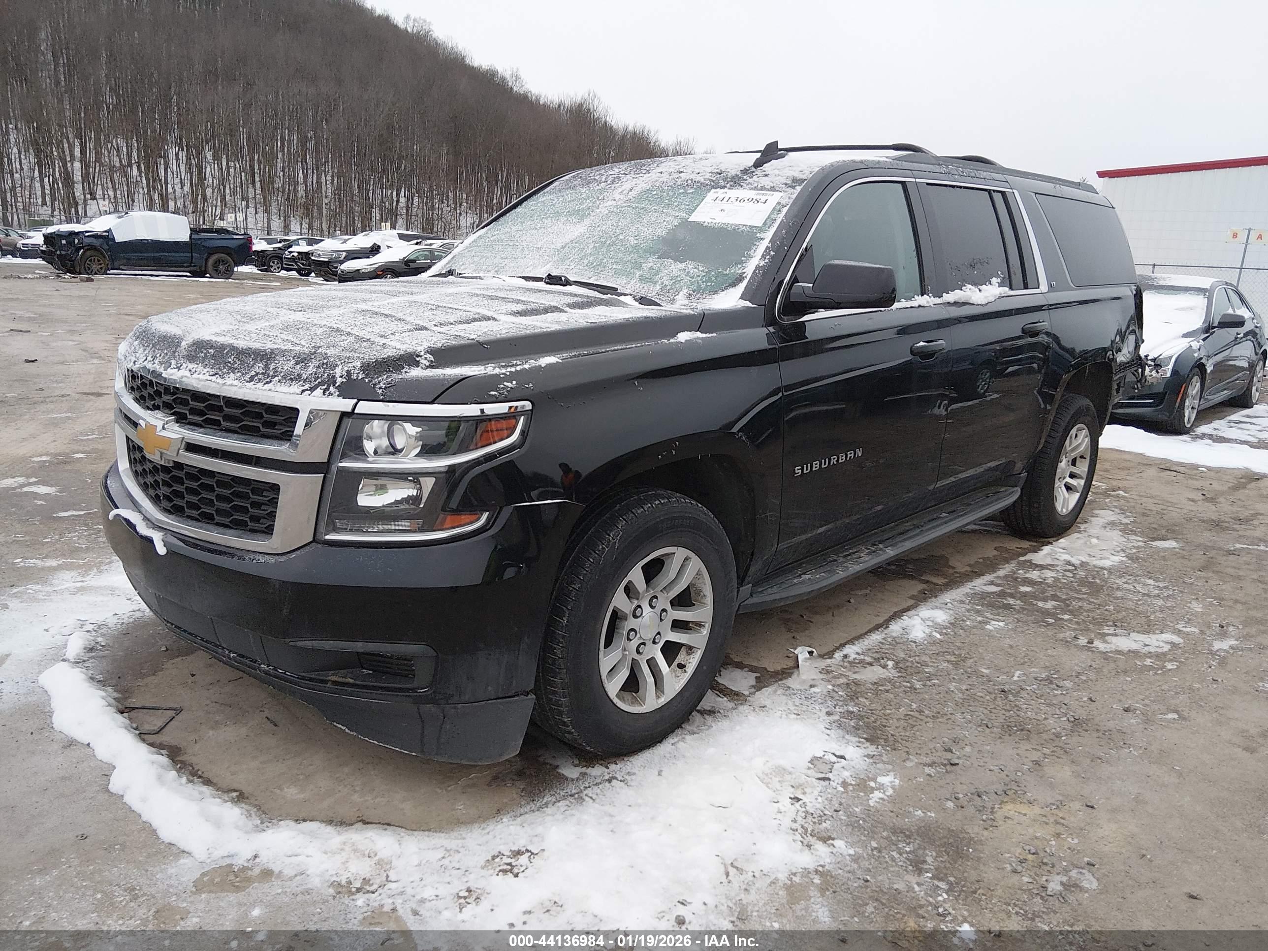 CHEVROLET SUBURBAN image 2