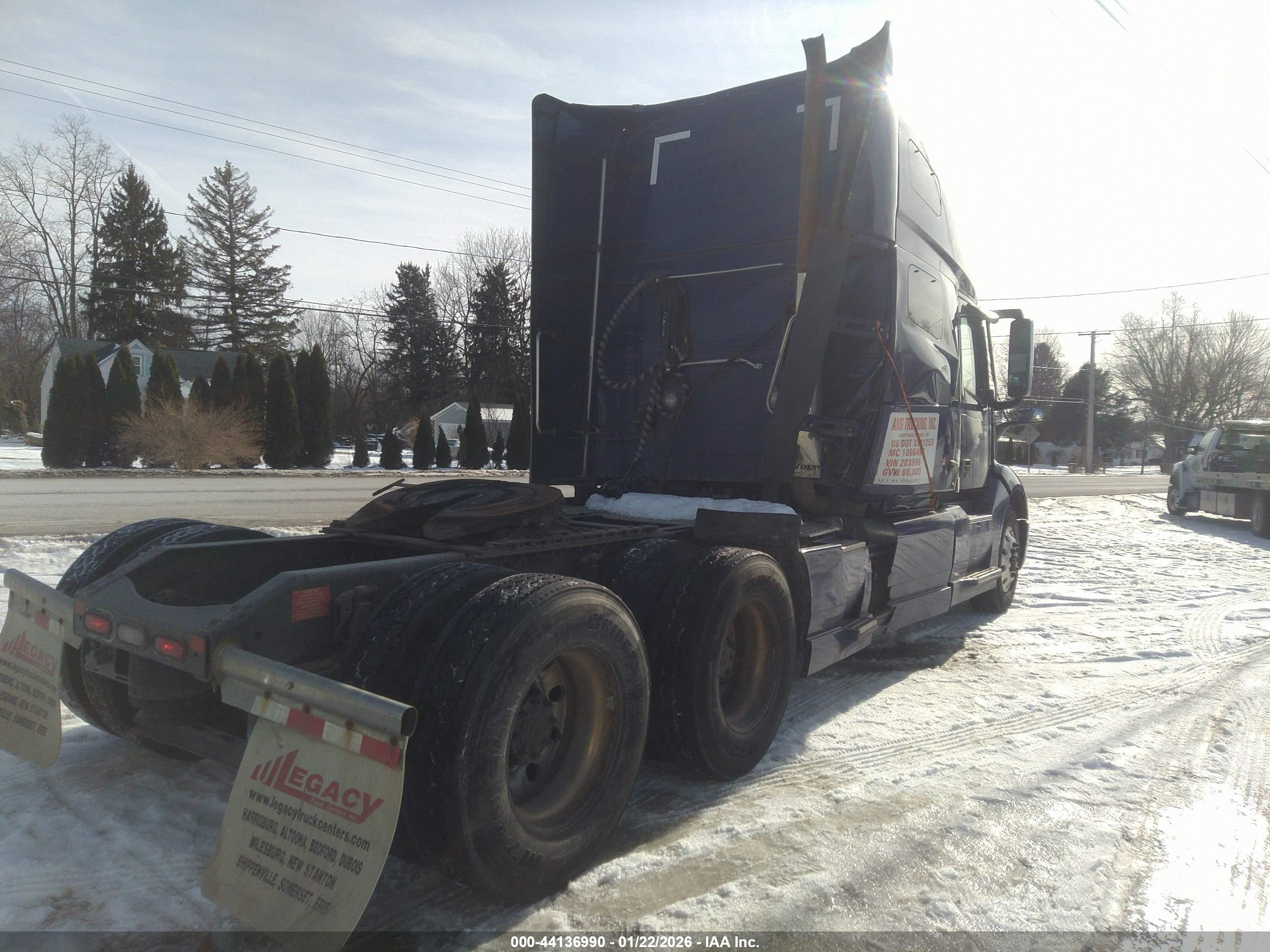 VOLVO VNL image 4