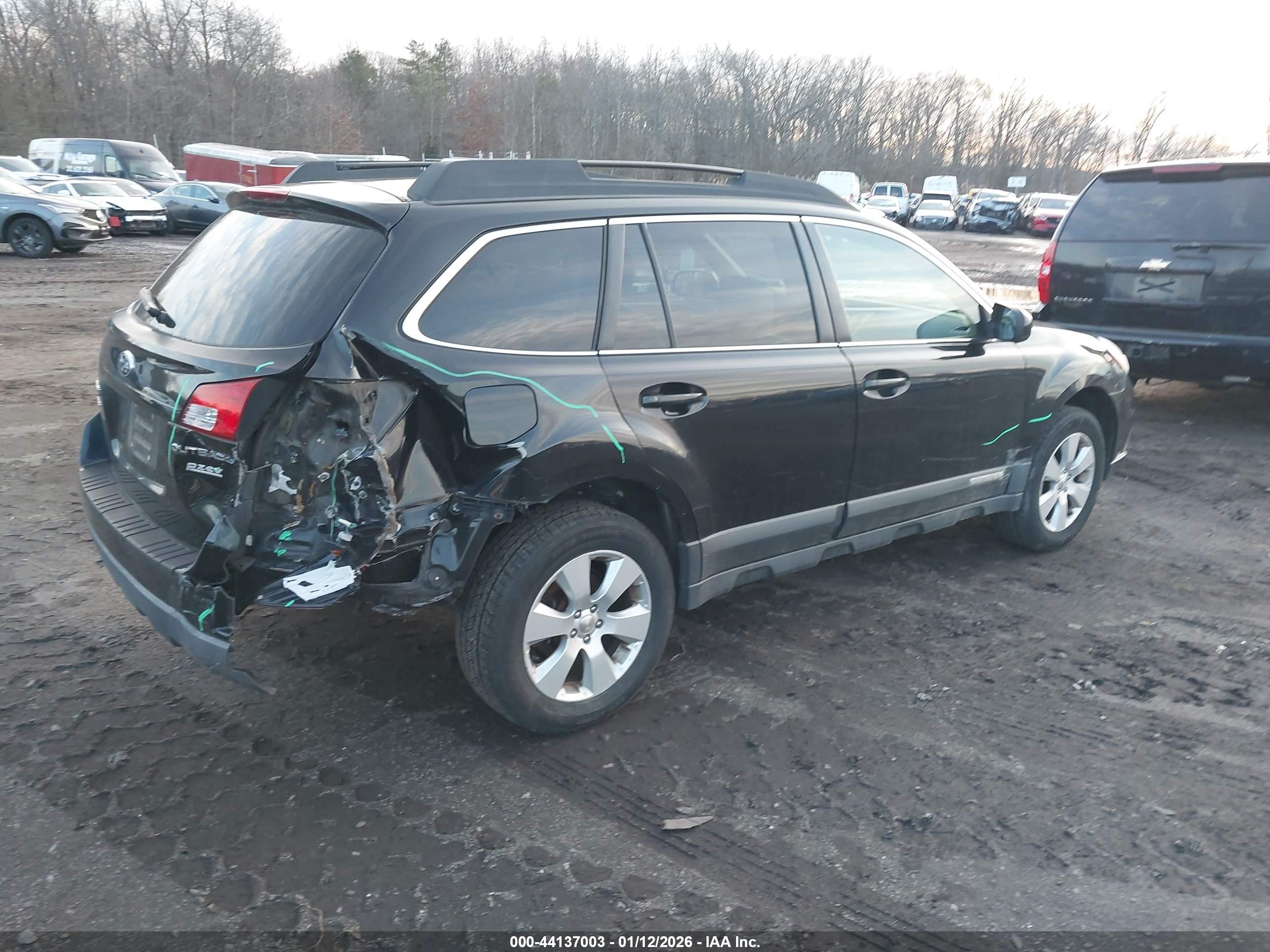SUBARU OUTBACK image 6
