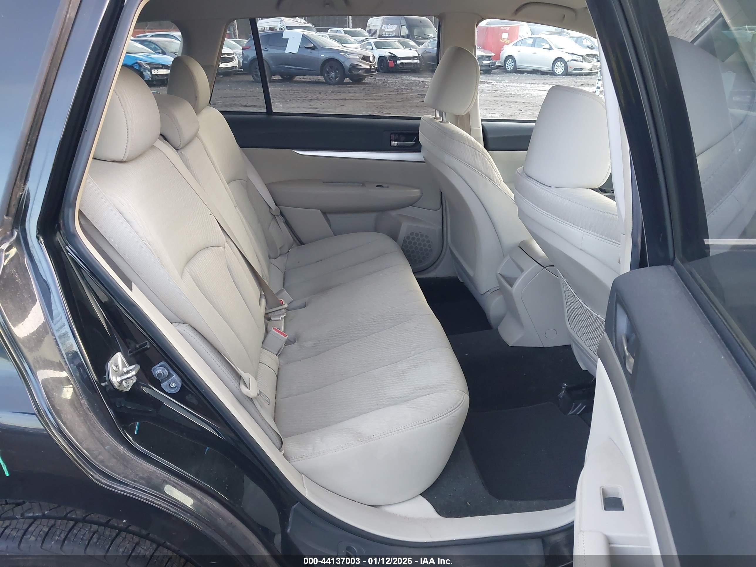 SUBARU OUTBACK image 8