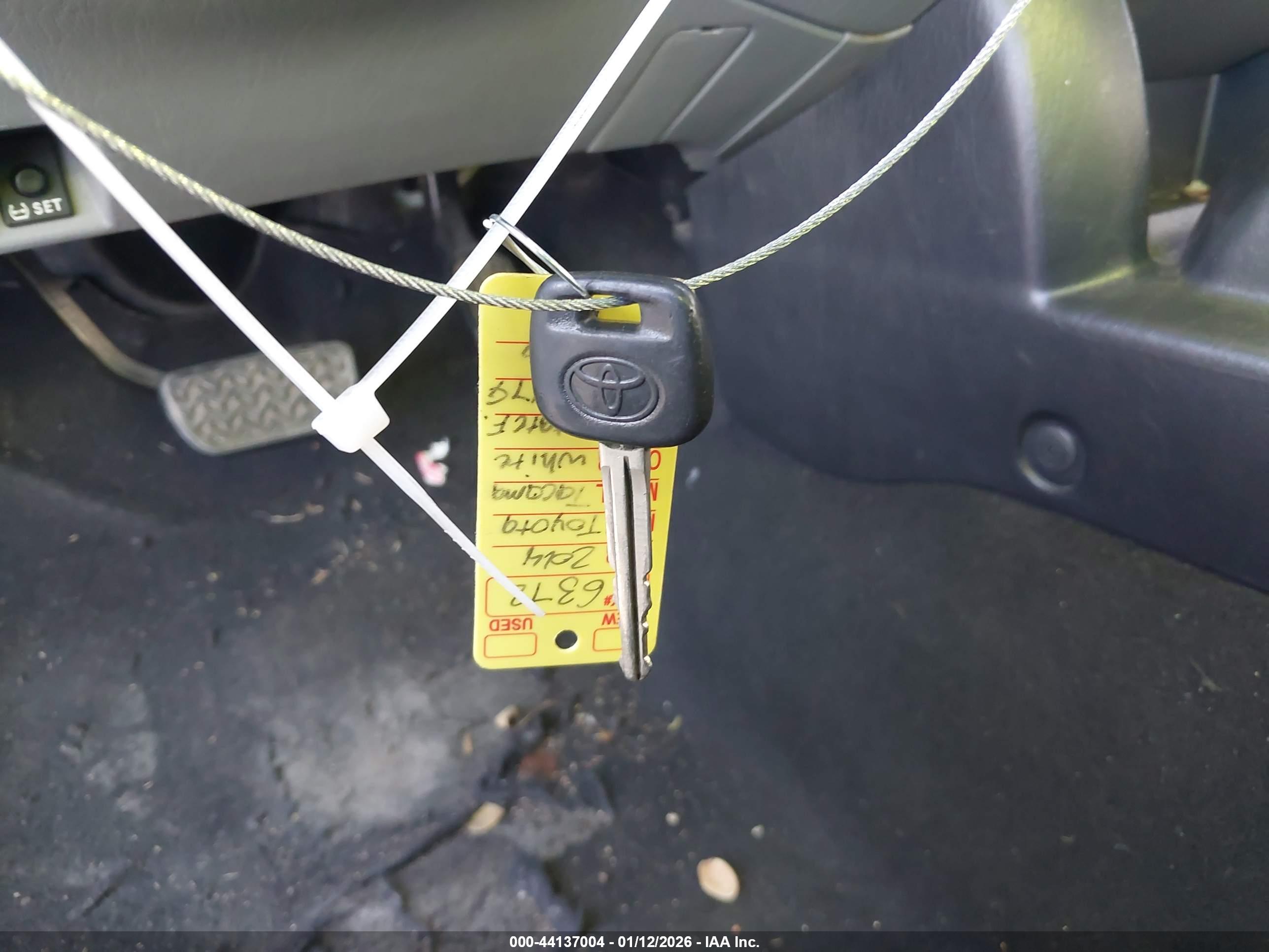 TOYOTA TACOMA image 11