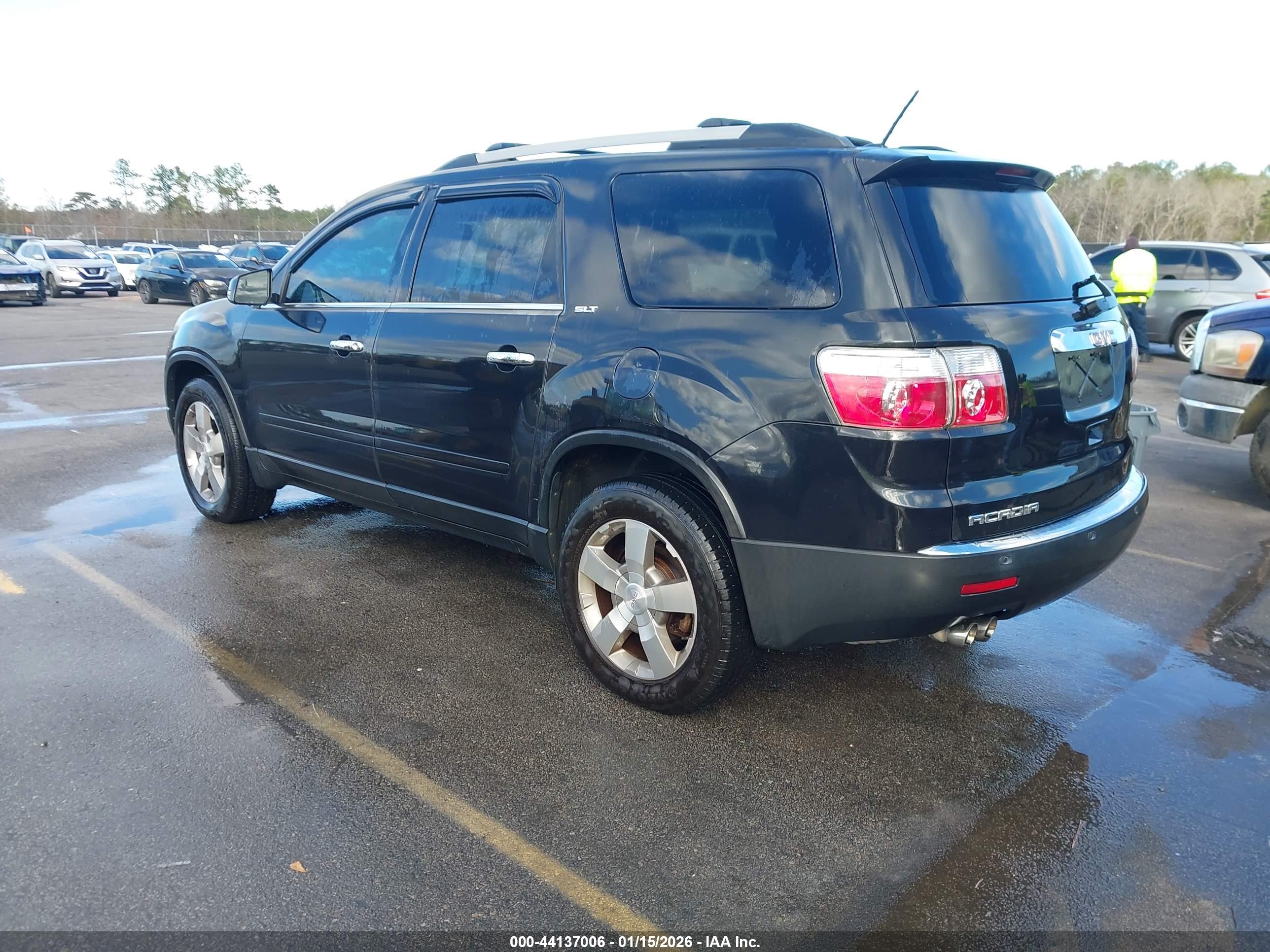 GMC ACADIA image 3