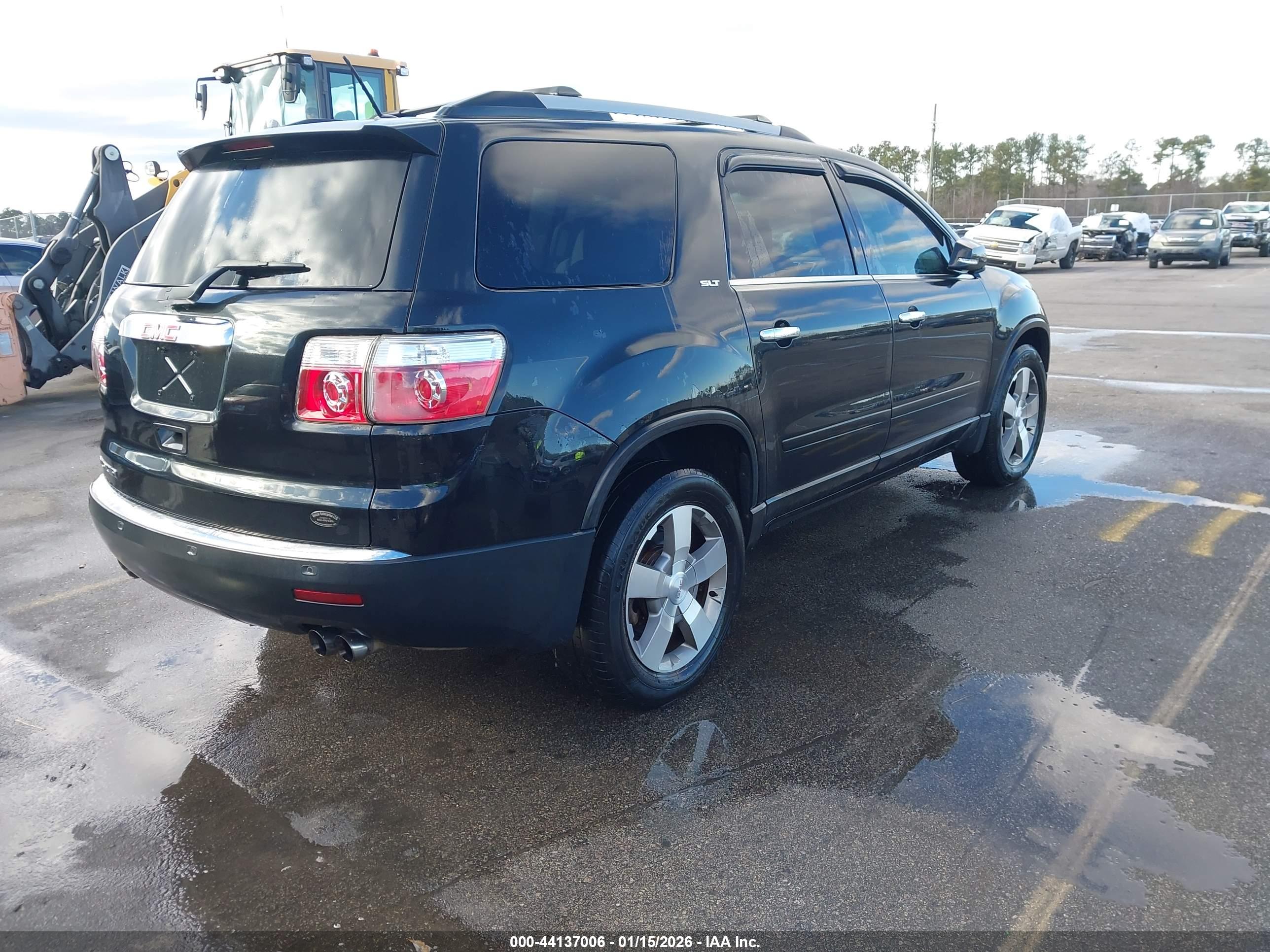 GMC ACADIA image 4