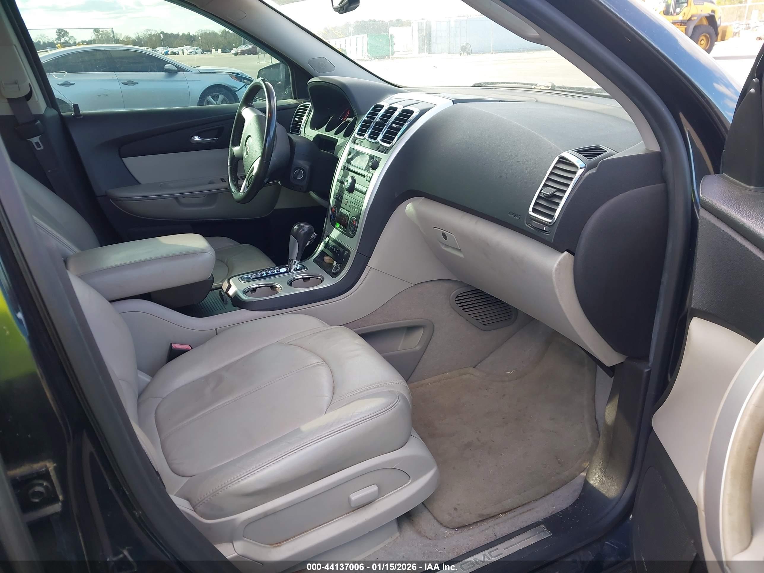 GMC ACADIA image 5