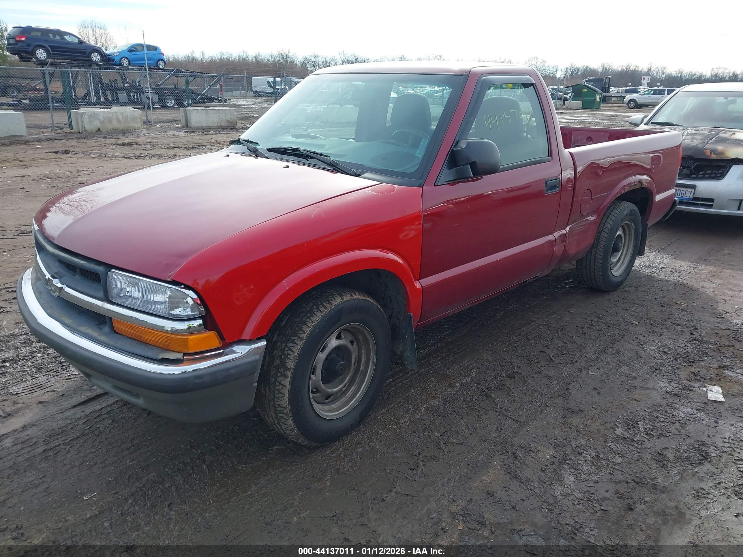 CHEVROLET S-10 image 2