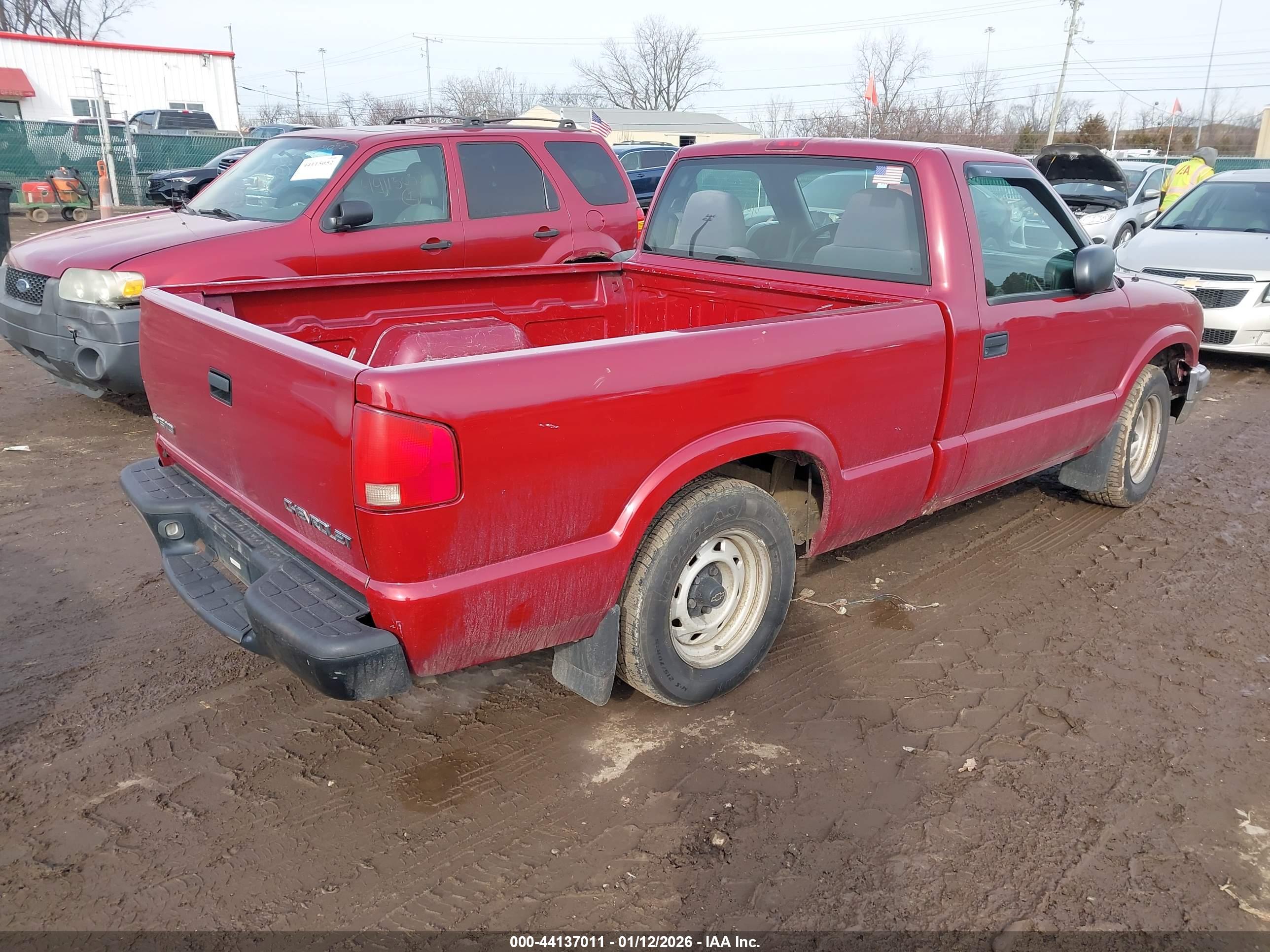 CHEVROLET S-10 image 4