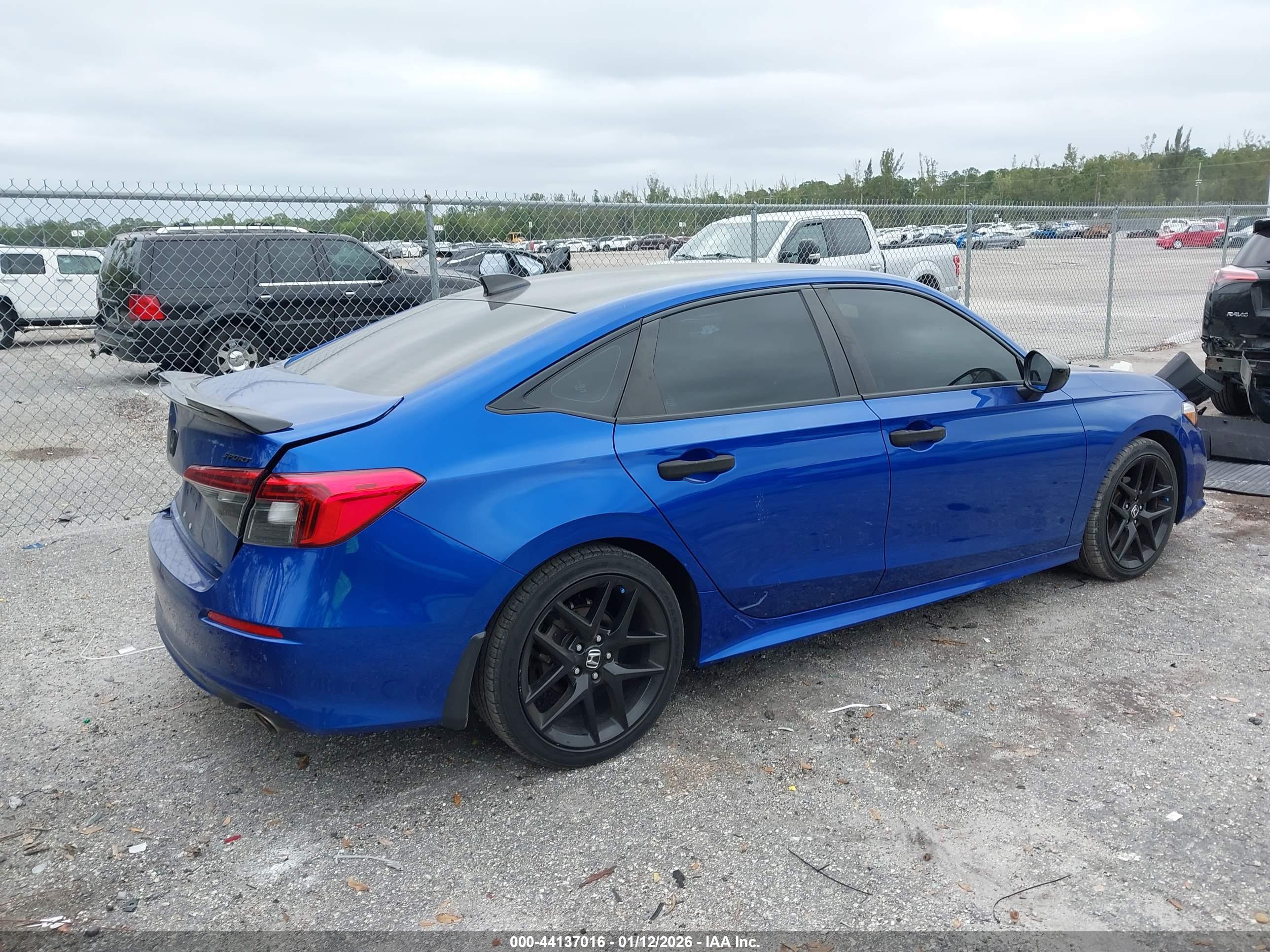 HONDA CIVIC image 4