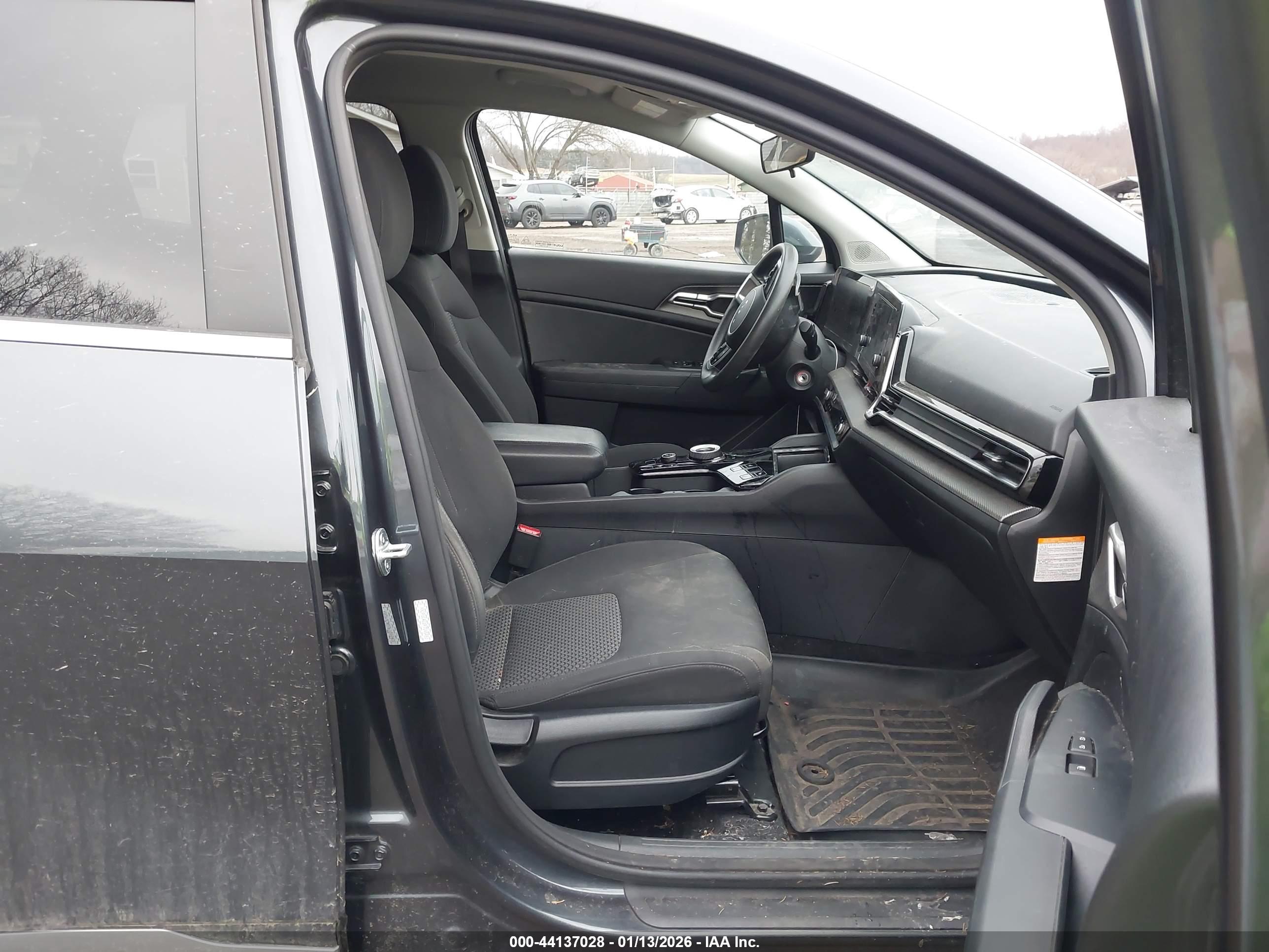 KIA SPORTAGE image 5
