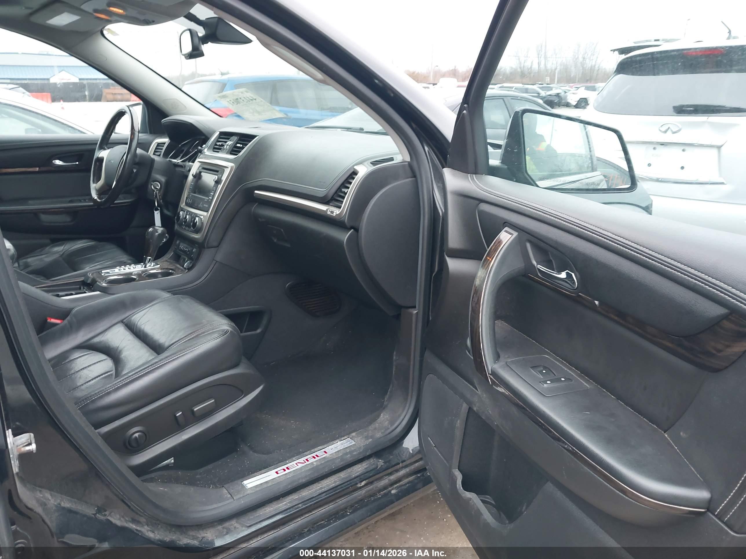 GMC ACADIA image 5