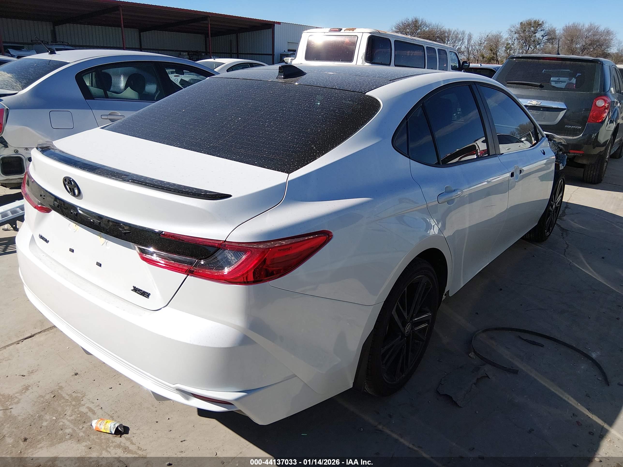 TOYOTA CAMRY image 4