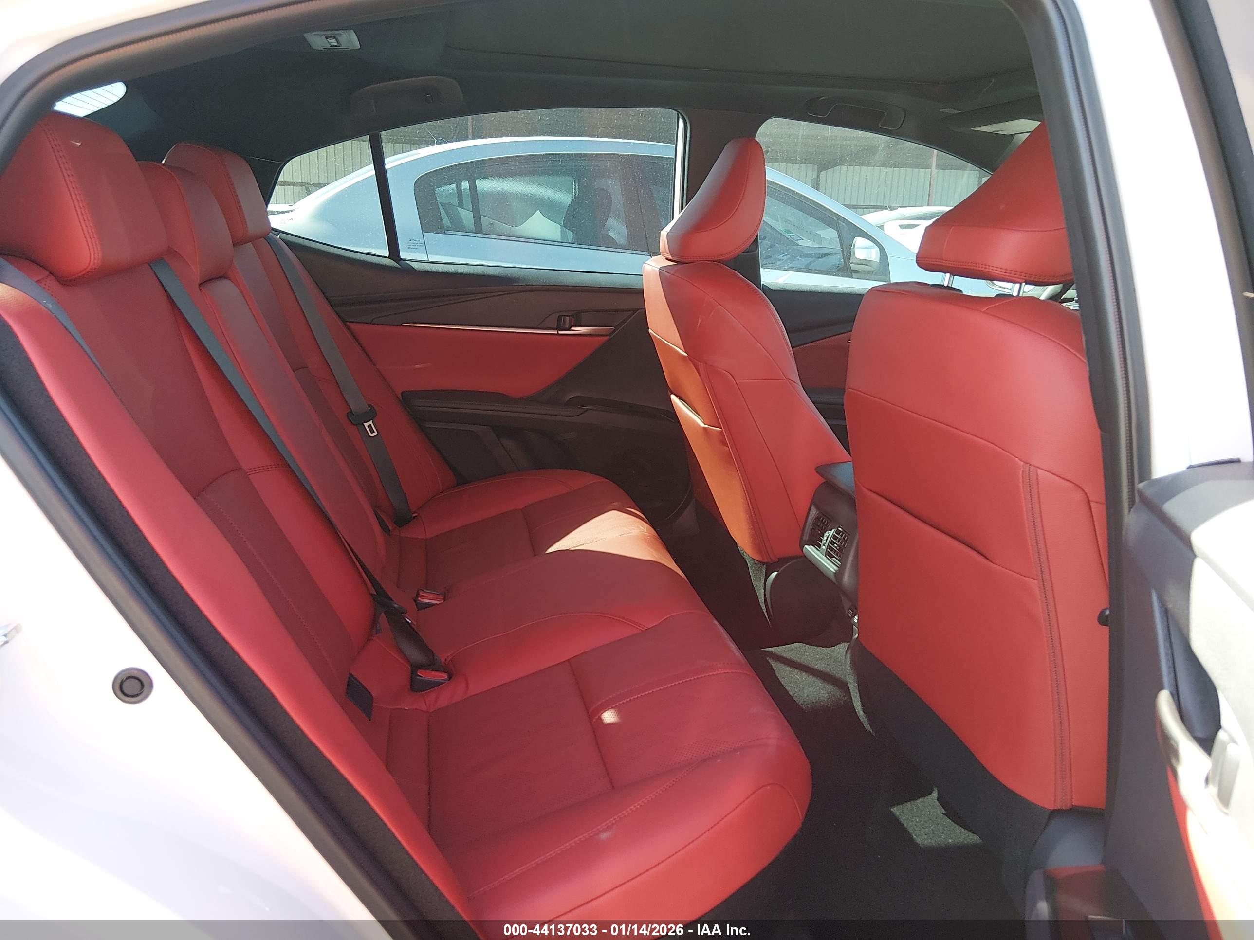 TOYOTA CAMRY image 8