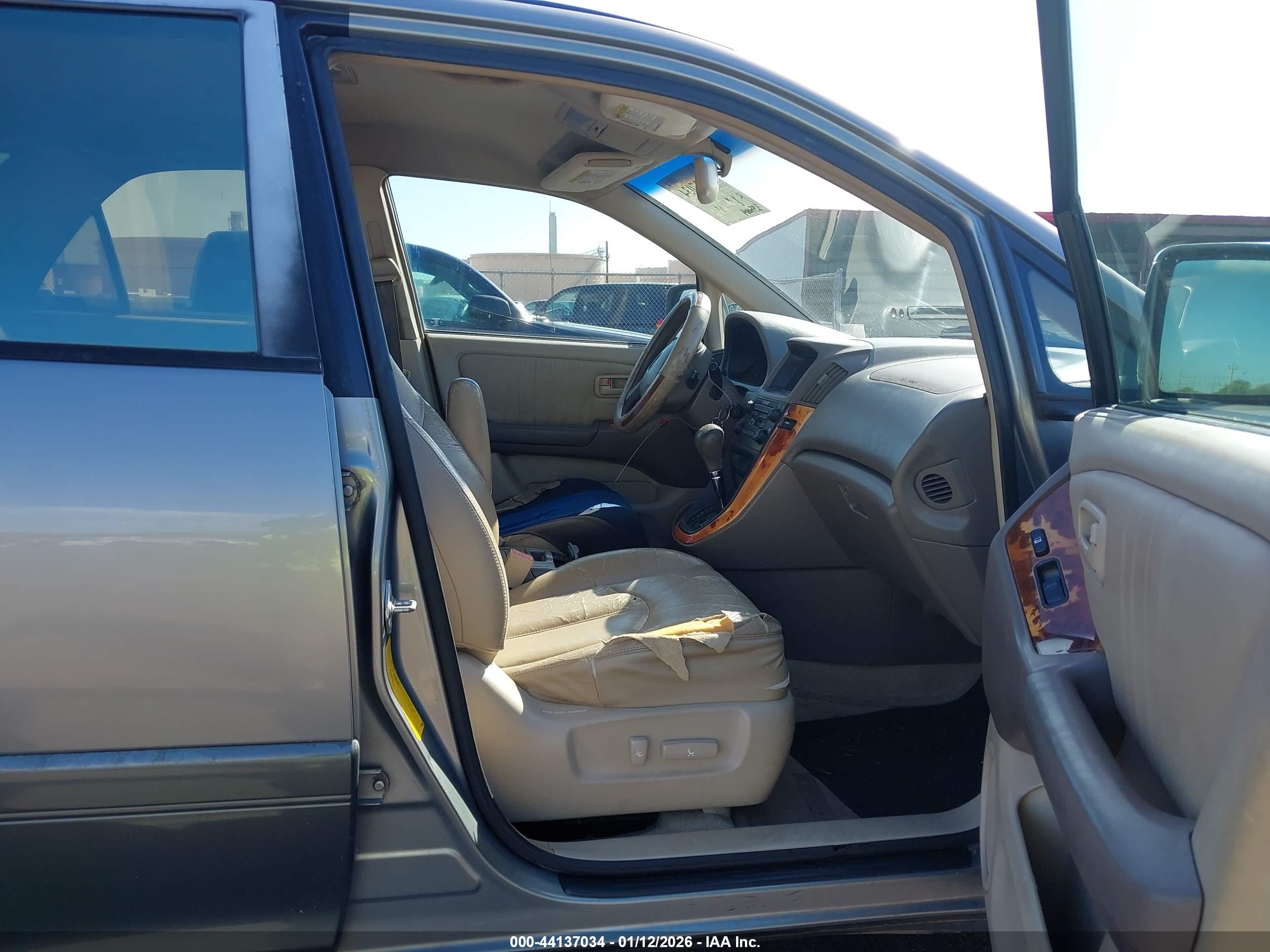 LEXUS RX image 5