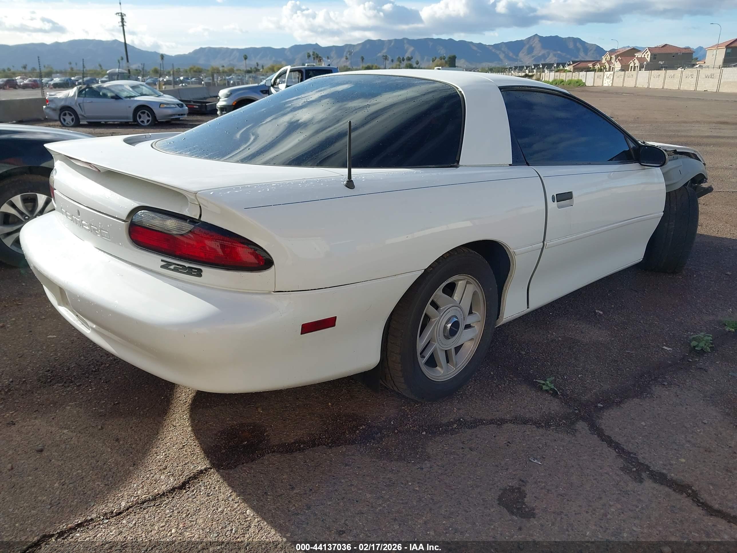 CHEVROLET CAMARO image 4