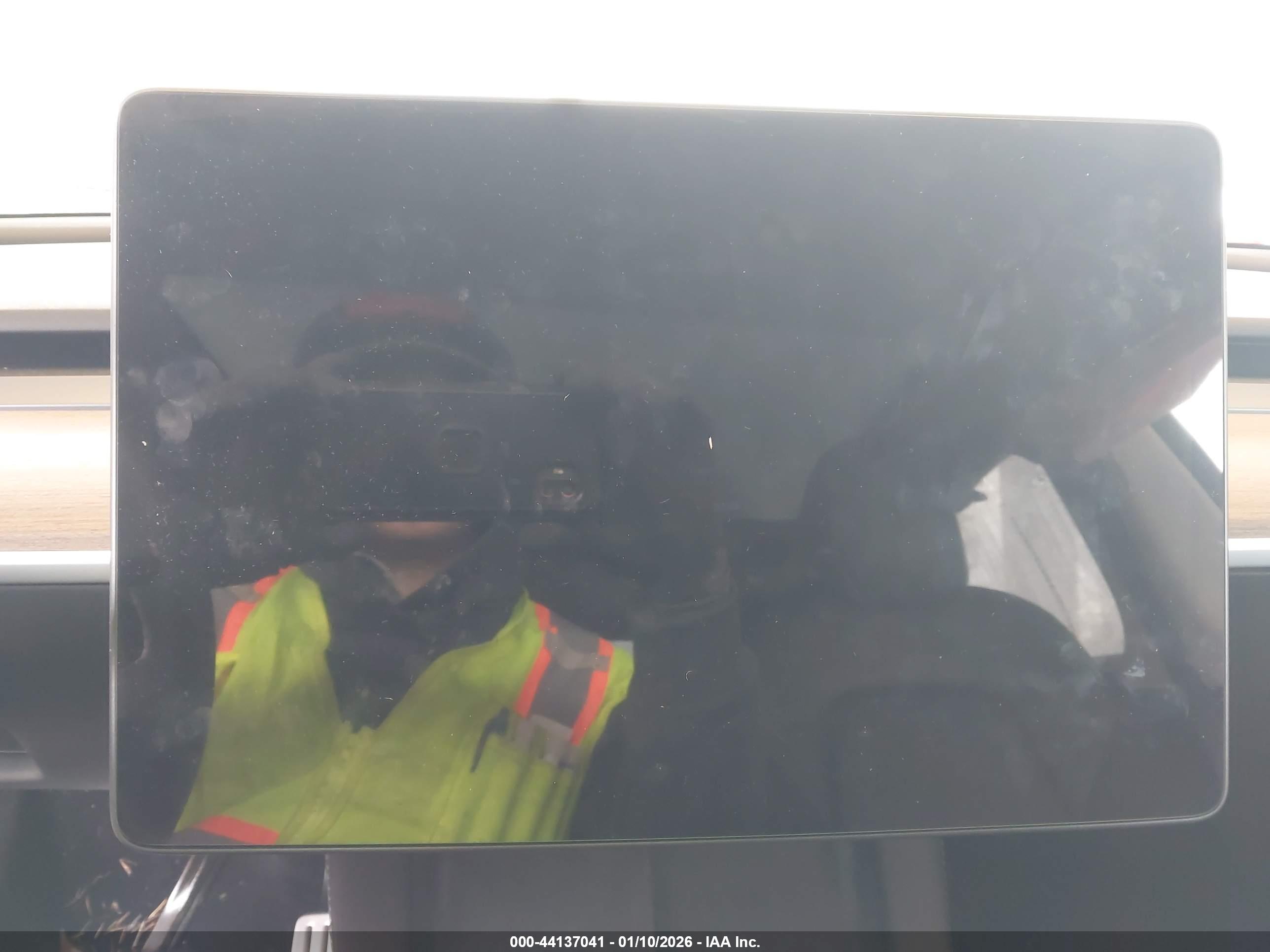 TESLA MODEL image 7