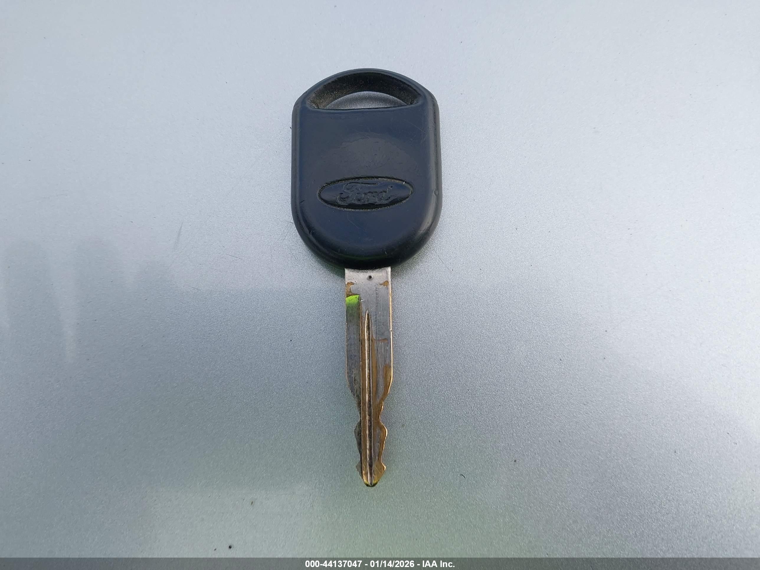 FORD TAURUS image 11