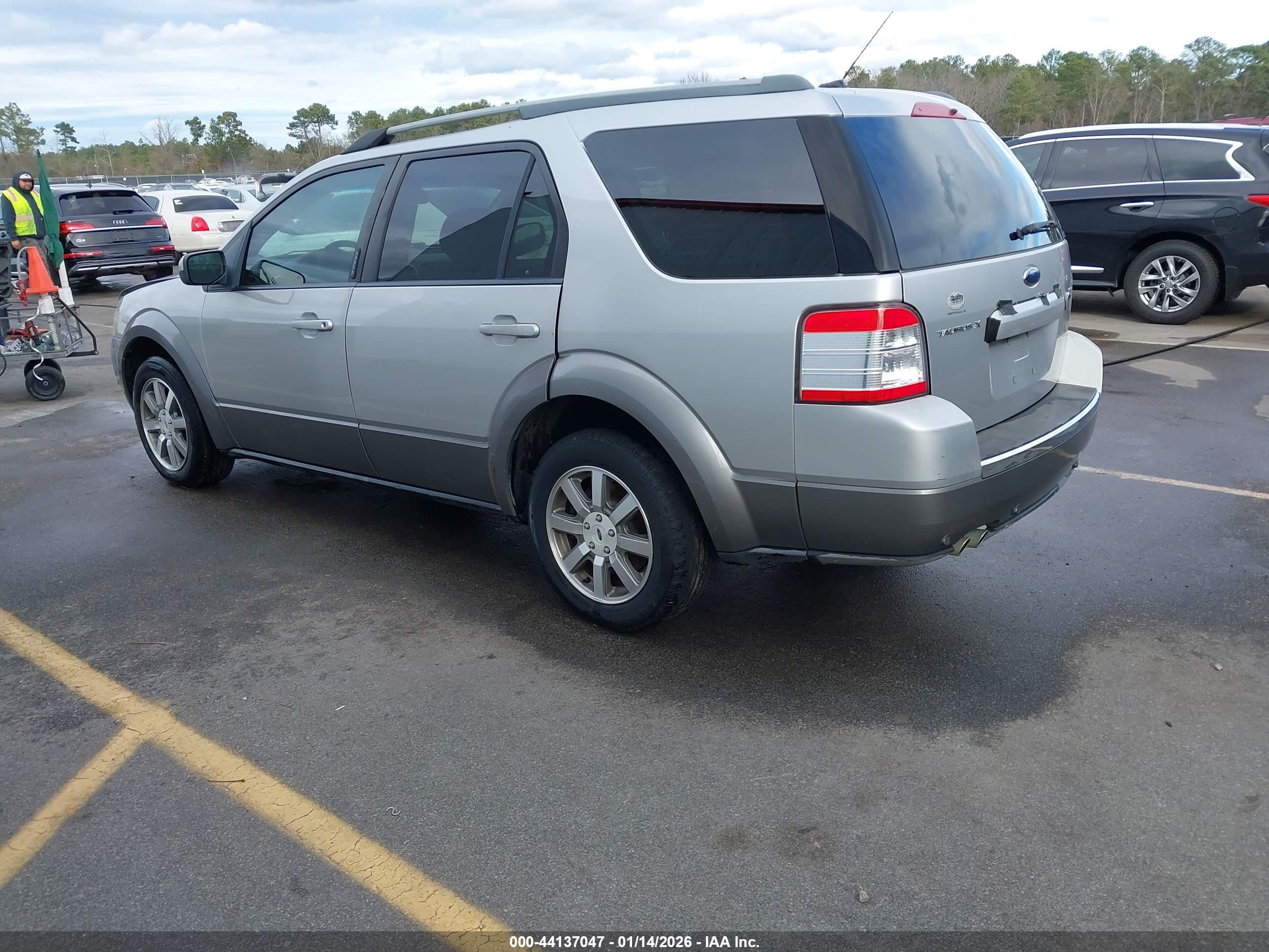 FORD TAURUS image 3